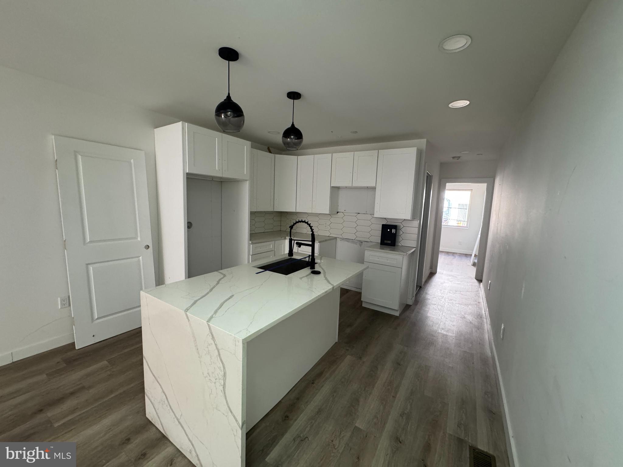 GRAYS FERRY - Residential Income