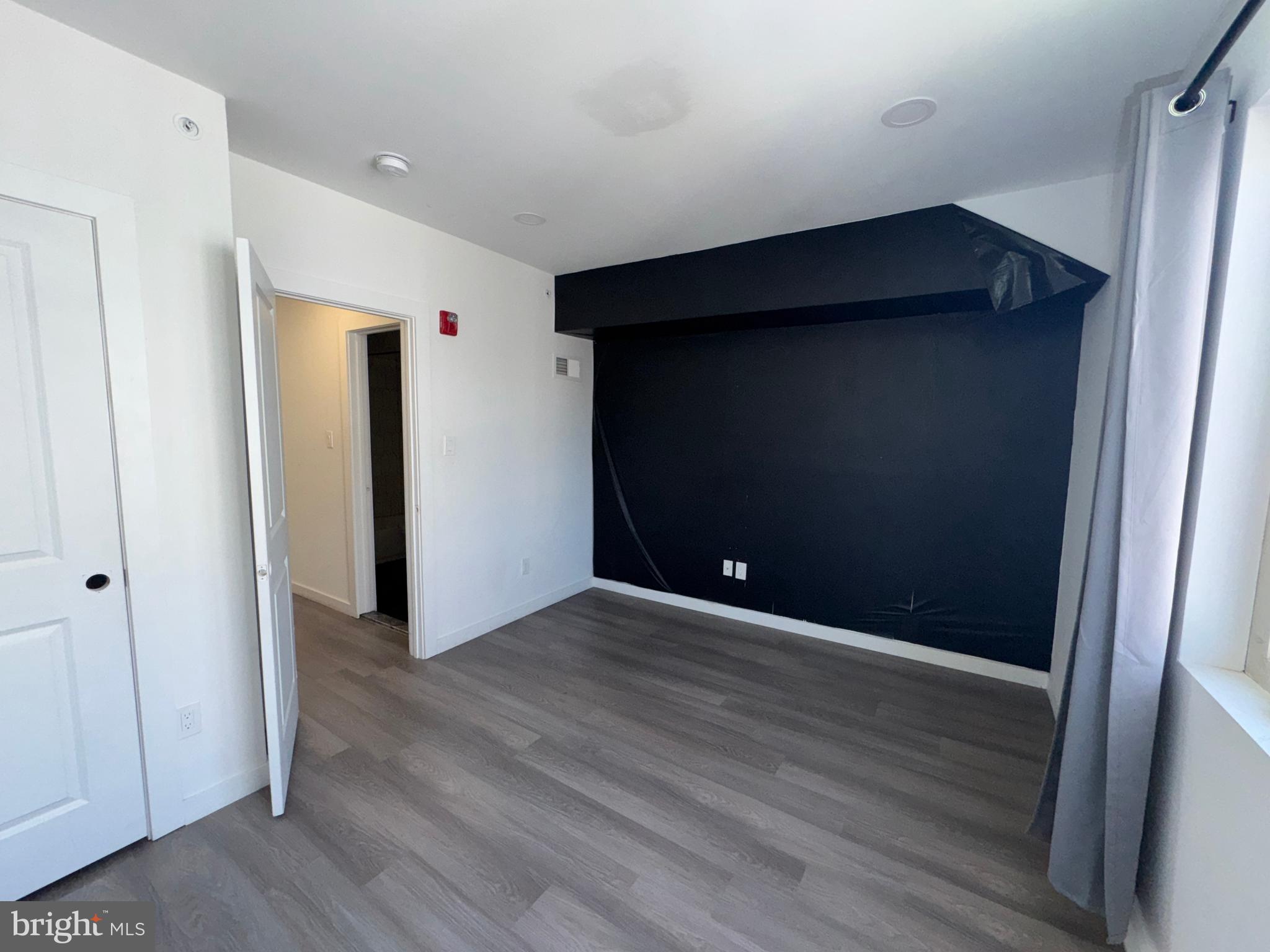 GRAYS FERRY - Residential Income