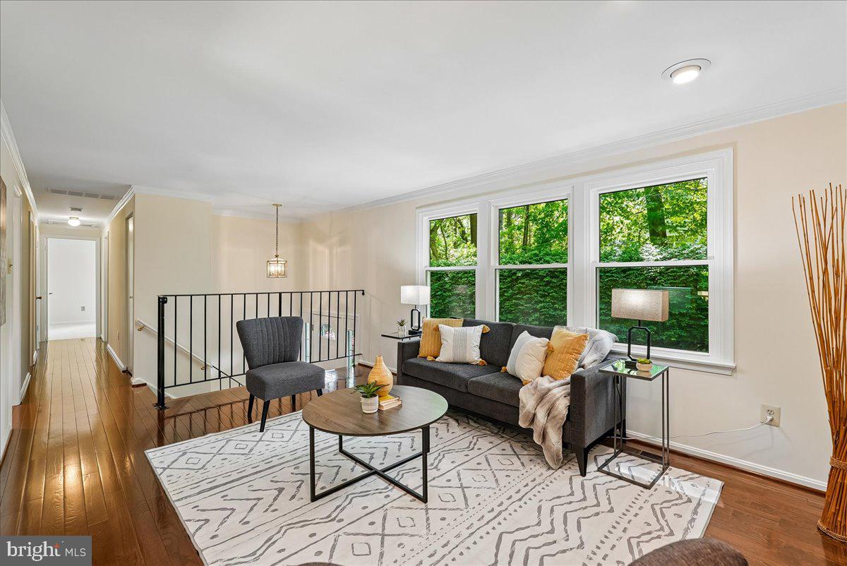 RESTON - Residential