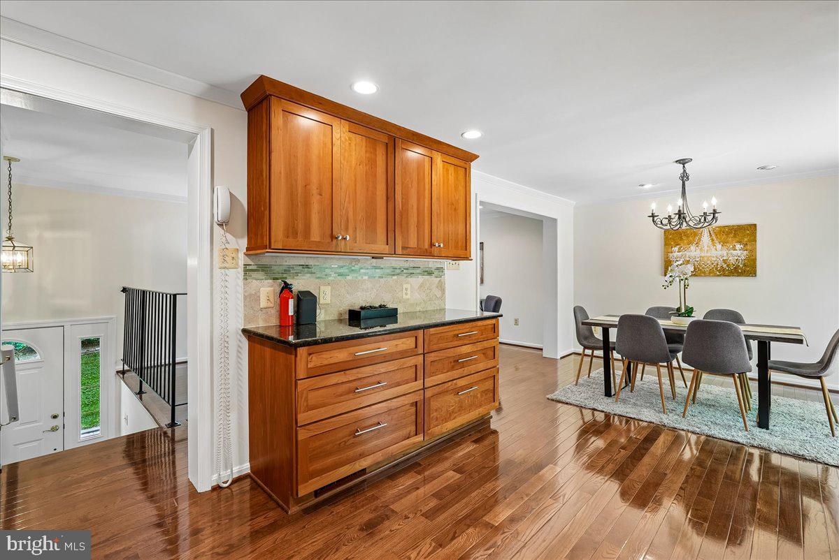 RESTON - Residential