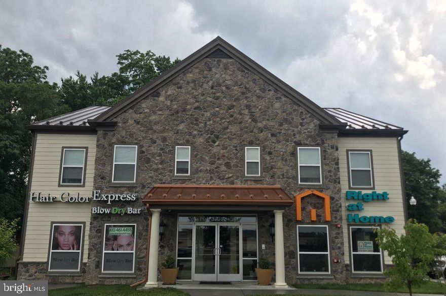 This is a stunning home! You'll love the location. 1800 finished sq feet in this 2 level 3 bed/2.5bath unit. New Building. Hardwoods, Stainless Steel Appliances, Washer Dryer in Unit, . 1st floor features Huge Open Floor Plan with 2 bedrooms and 1.5 baths. 3rd bedroom and 1 full bath on upper level.