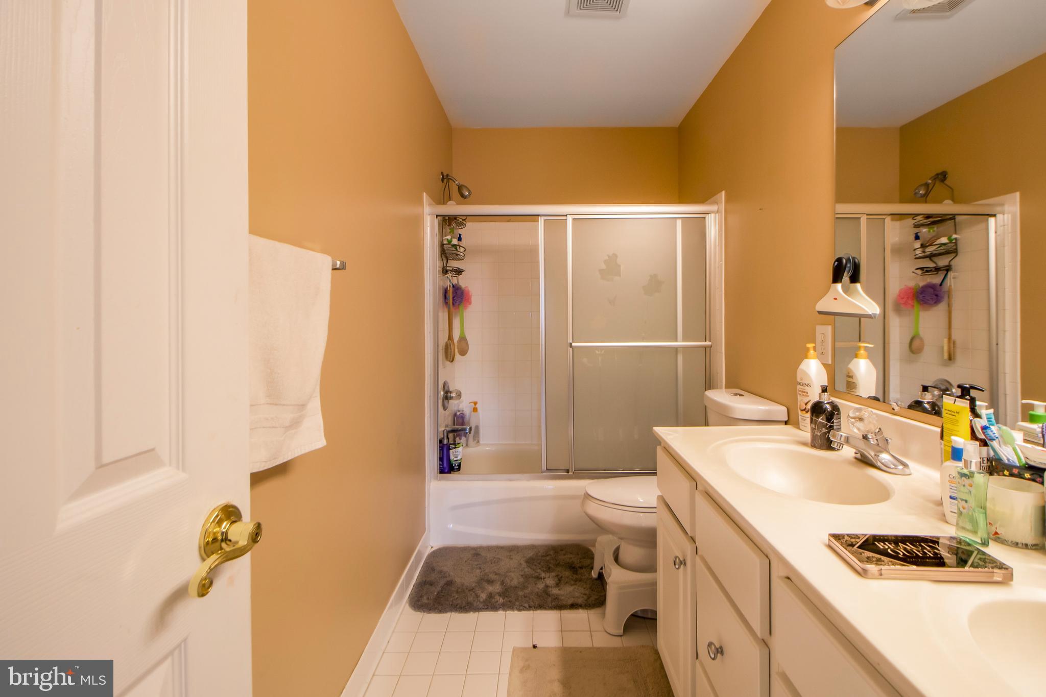 VILLAGES OF URBANA - Residential Lease