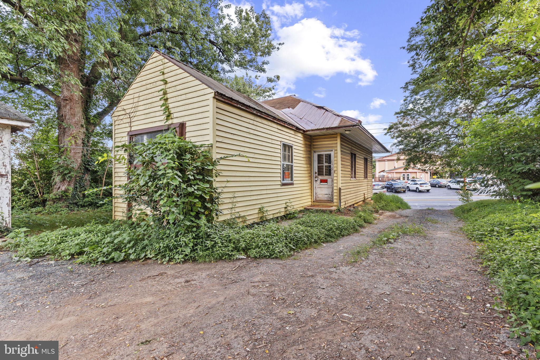 1660 OLD PHILADELPHIA PIKE