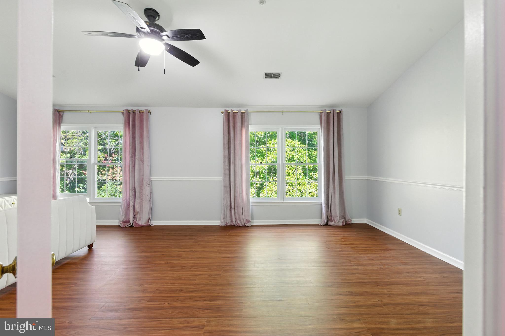 NORTHRIDGE - Residential