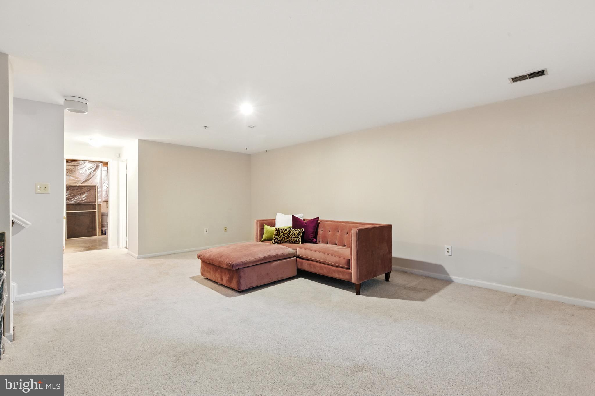 NORTHRIDGE - Residential