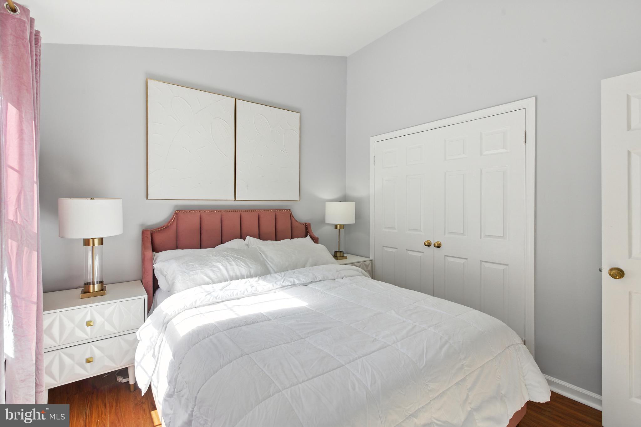 NORTHRIDGE - Residential