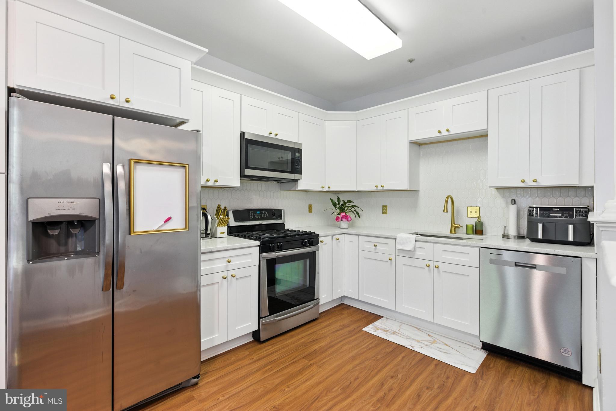 NORTHRIDGE - Residential