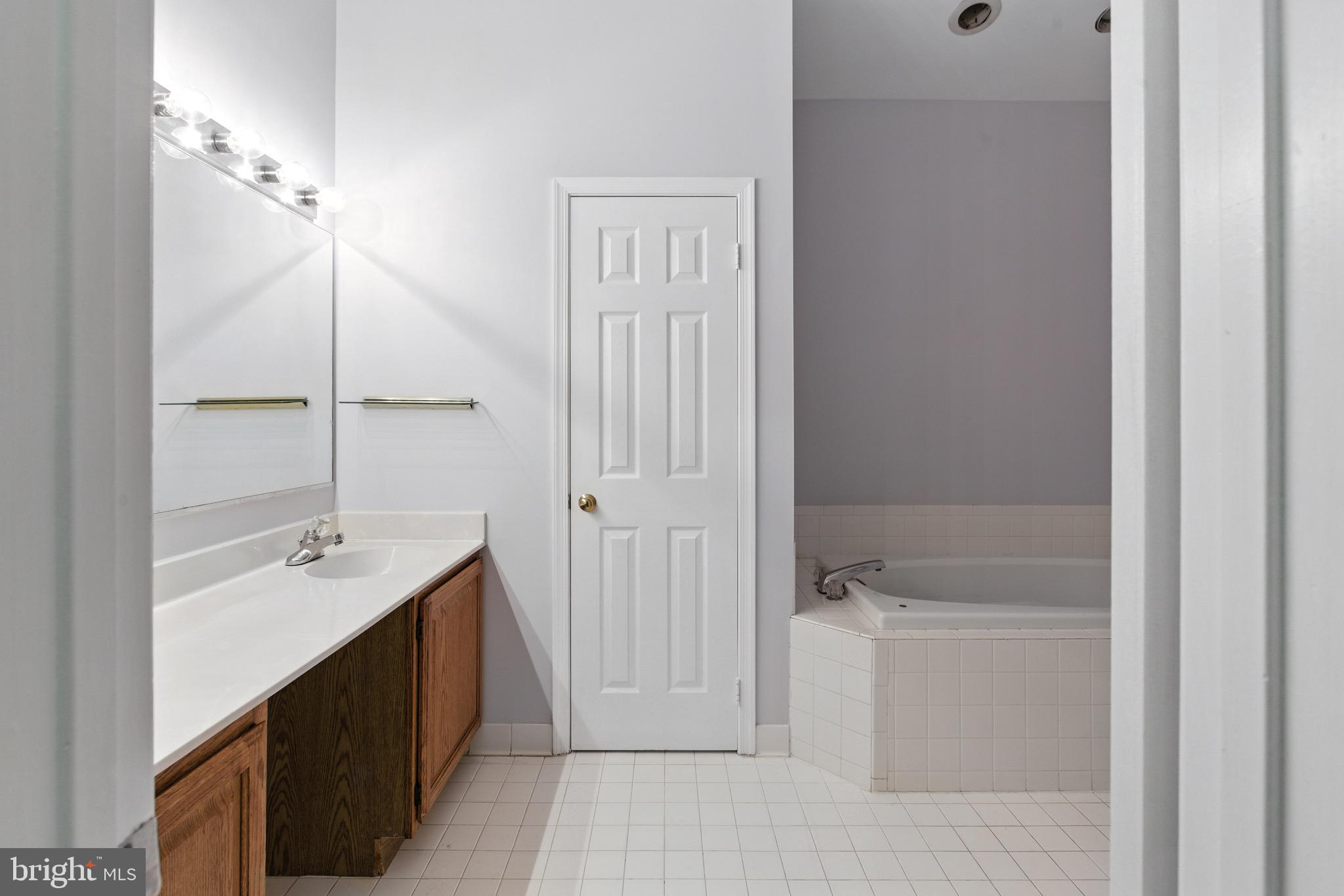 NORTHRIDGE - Residential