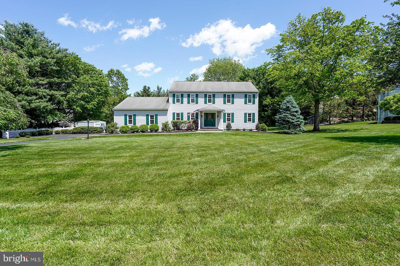 12 MEADOW WOODS LANE