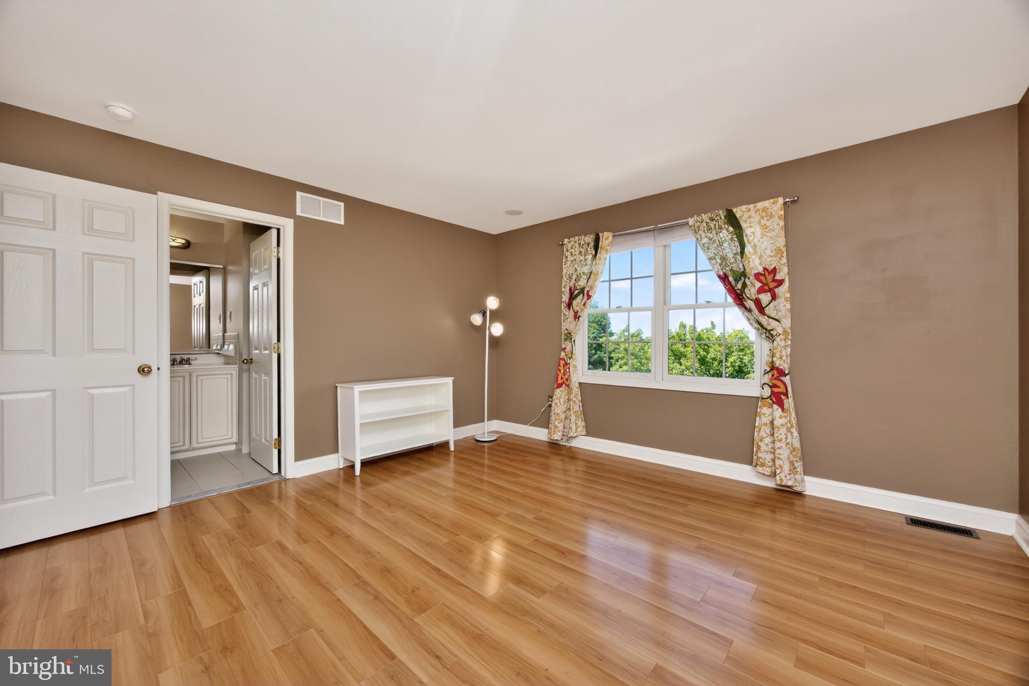 ESTATES AT SALFORD - Residential