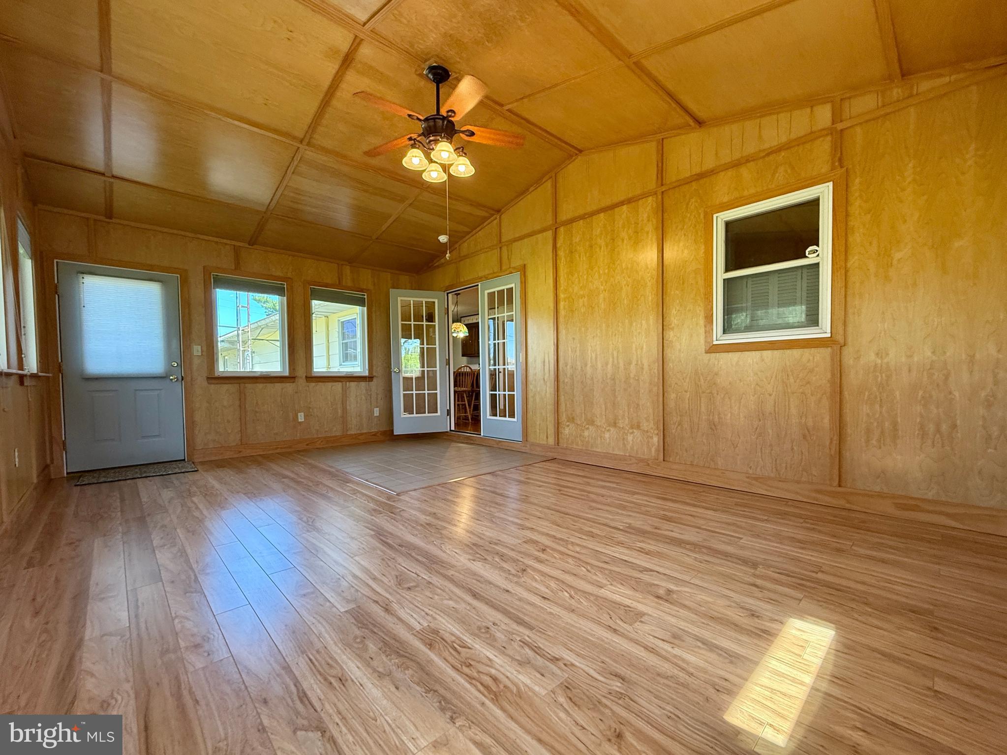 NEILLAND PARK - Residential