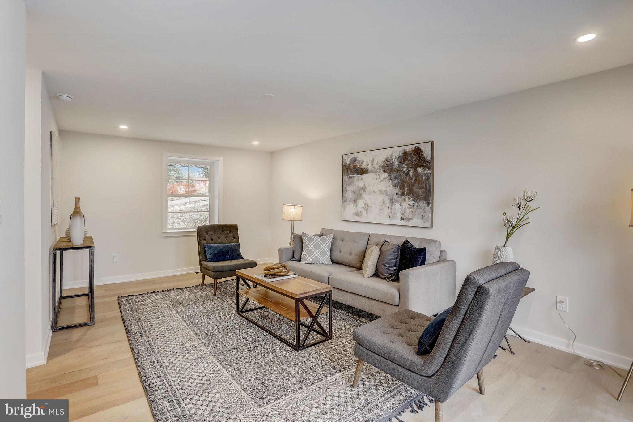 GLADWYNE - Residential