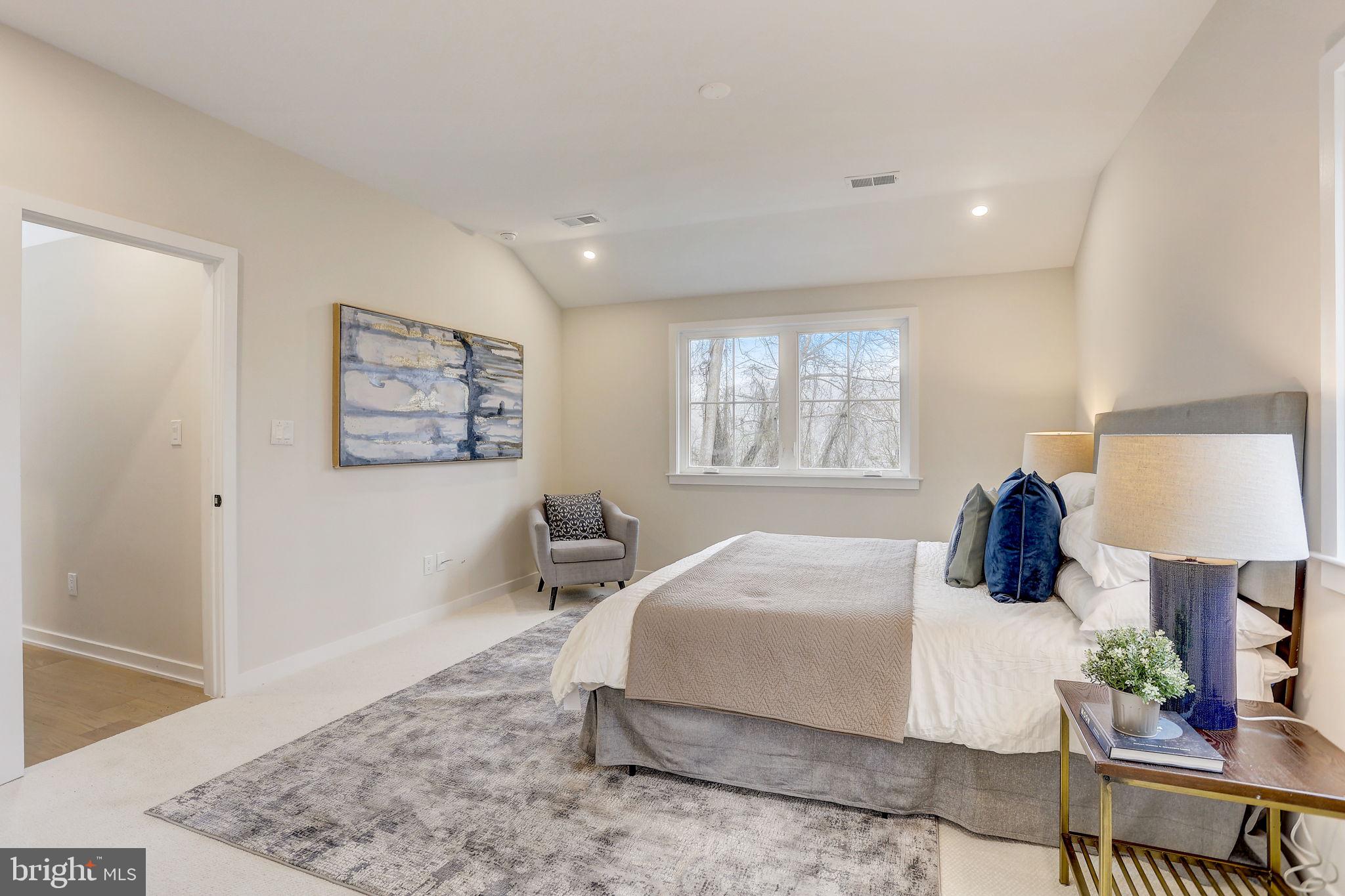 GLADWYNE - Residential