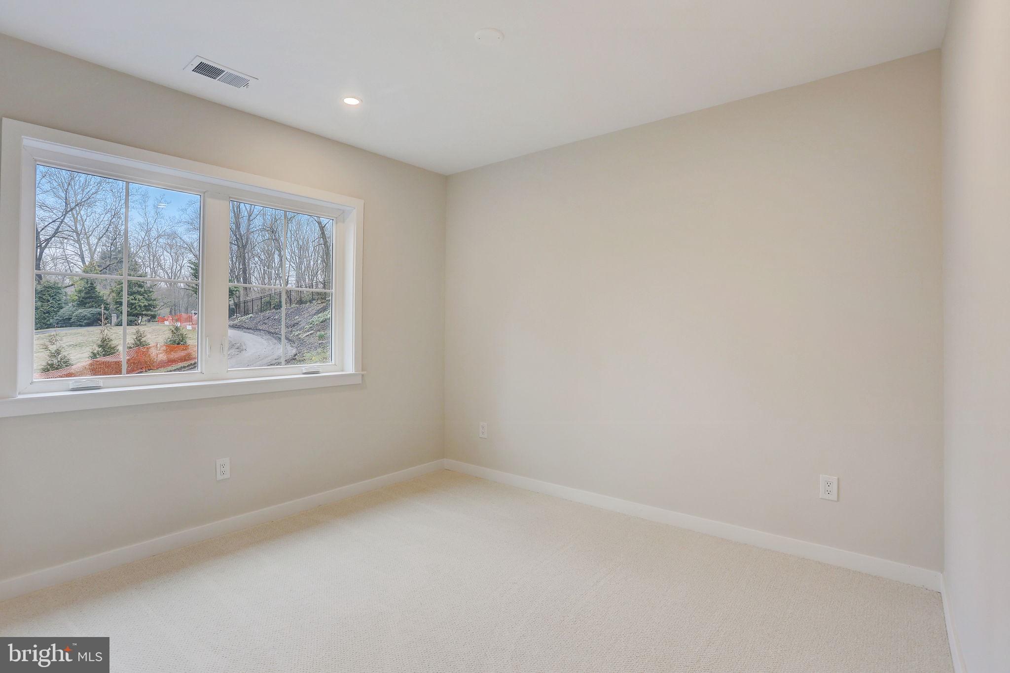 GLADWYNE - Residential