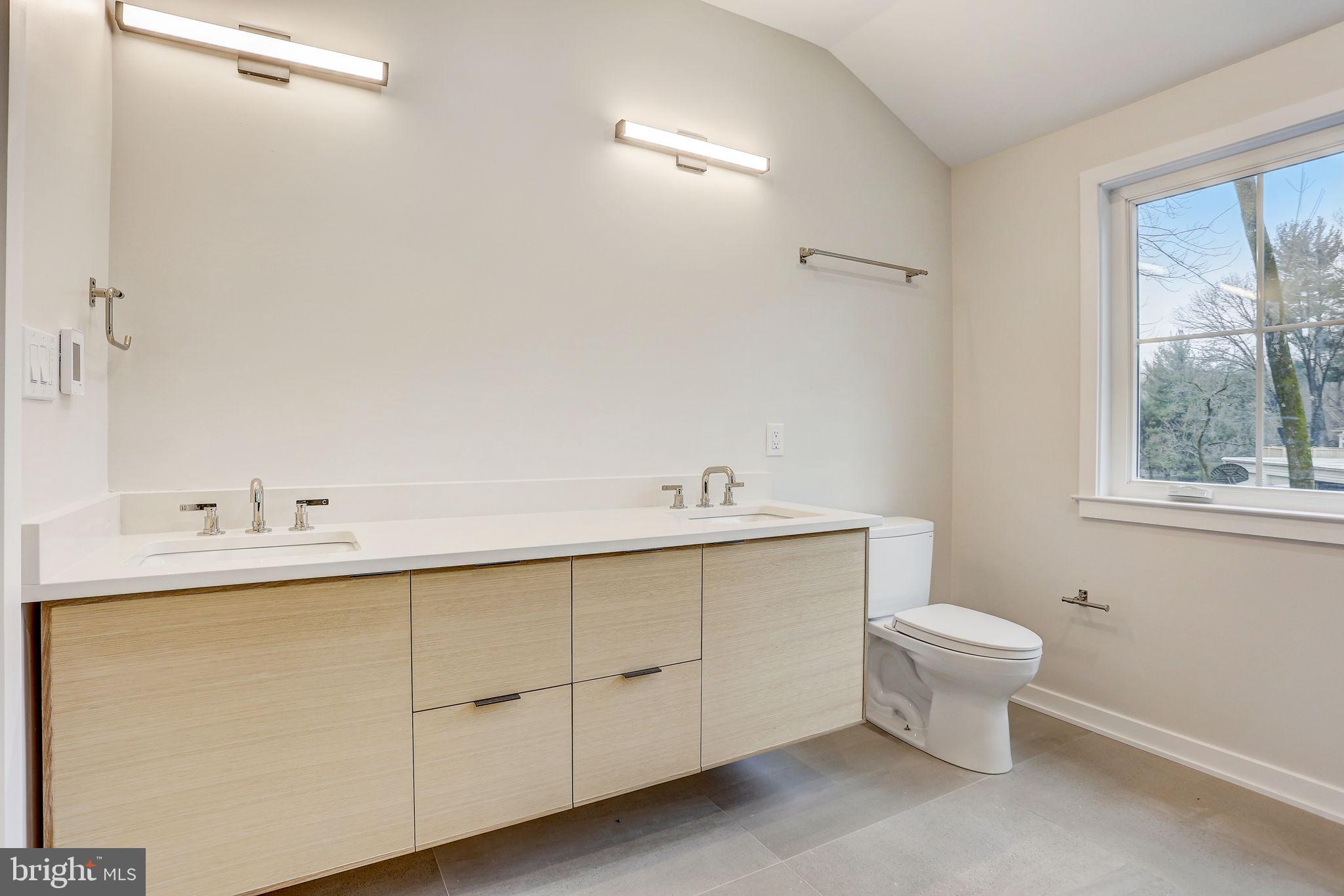 GLADWYNE - Residential