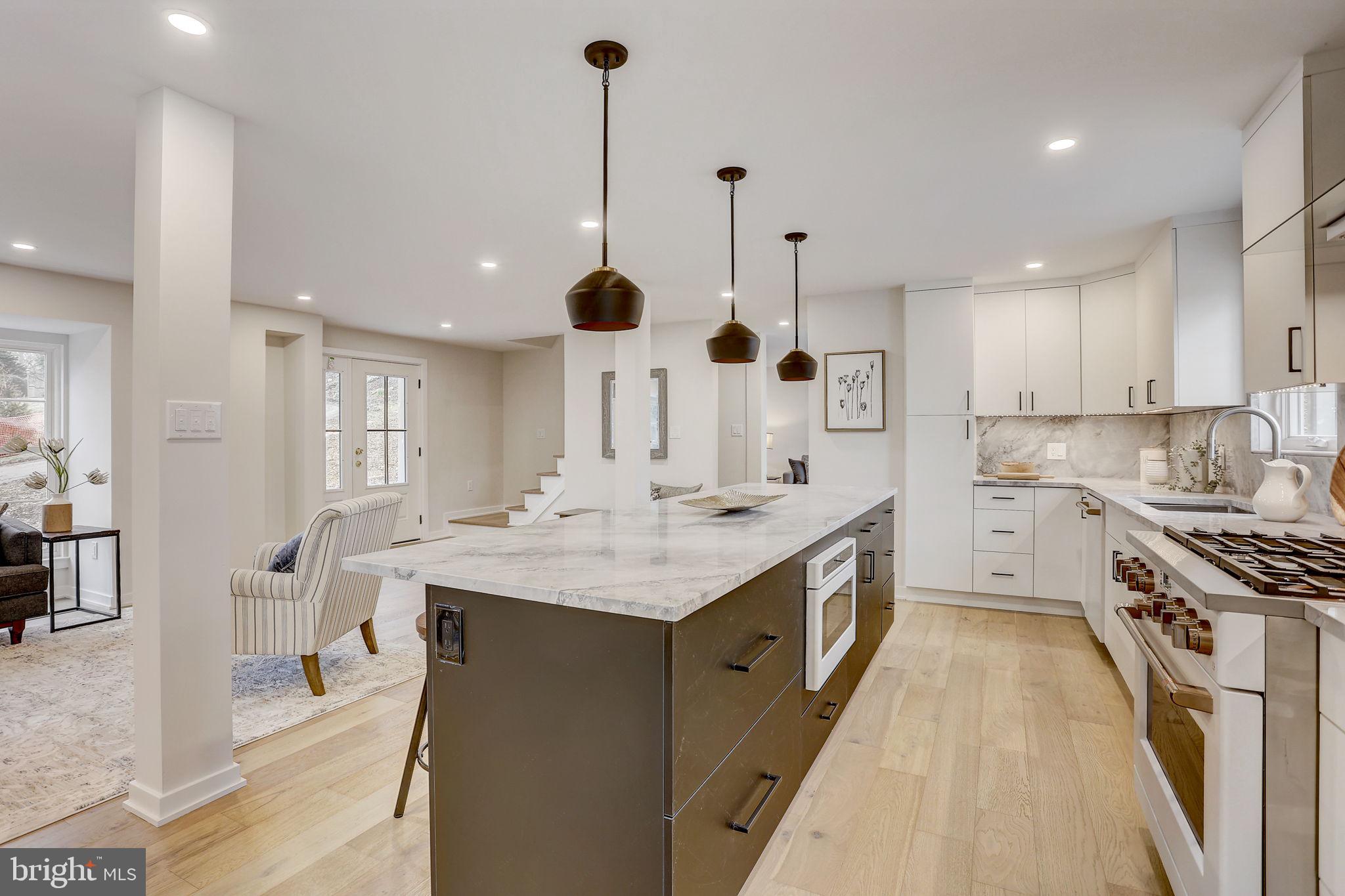 GLADWYNE - Residential