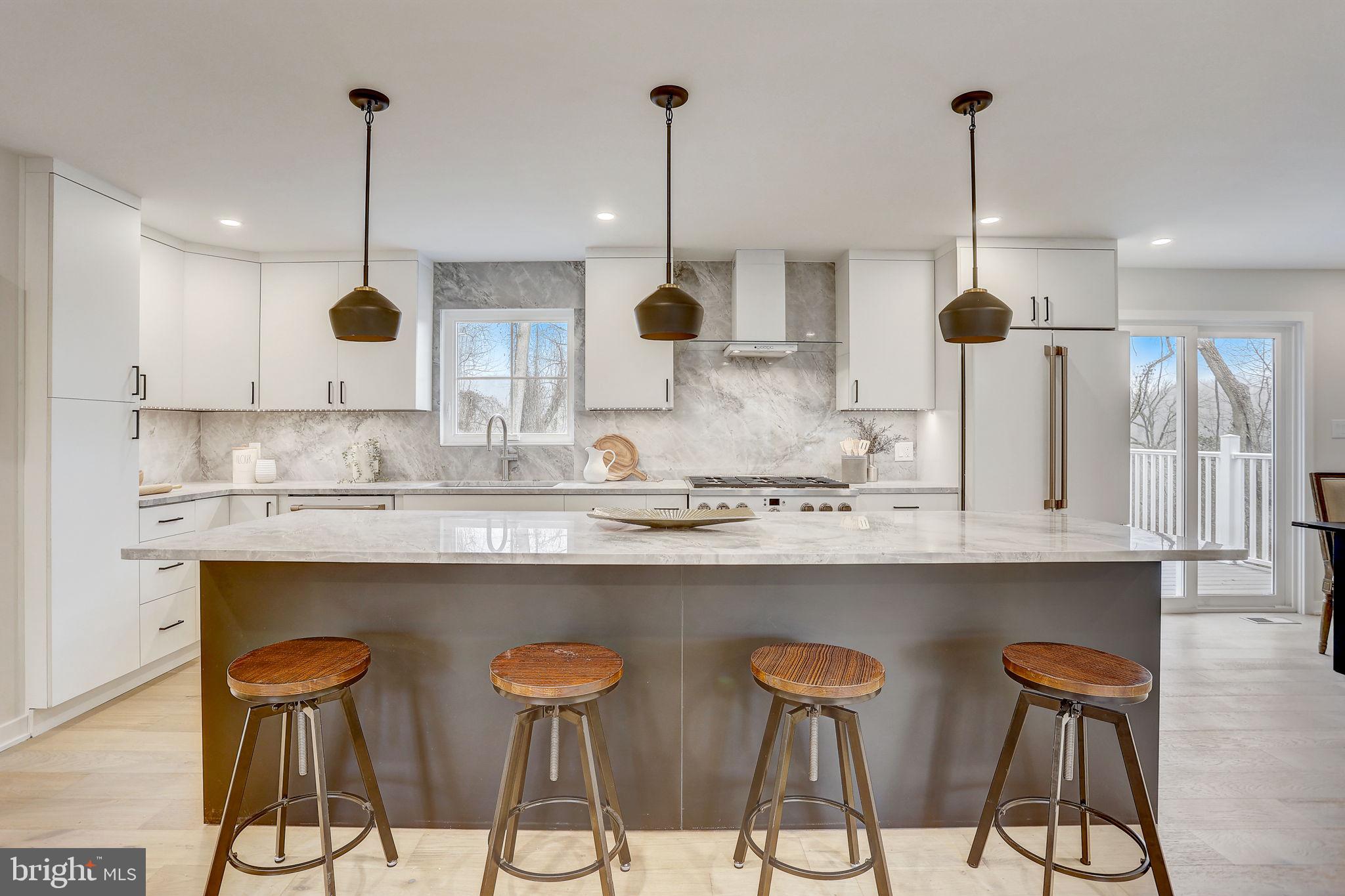 GLADWYNE - Residential