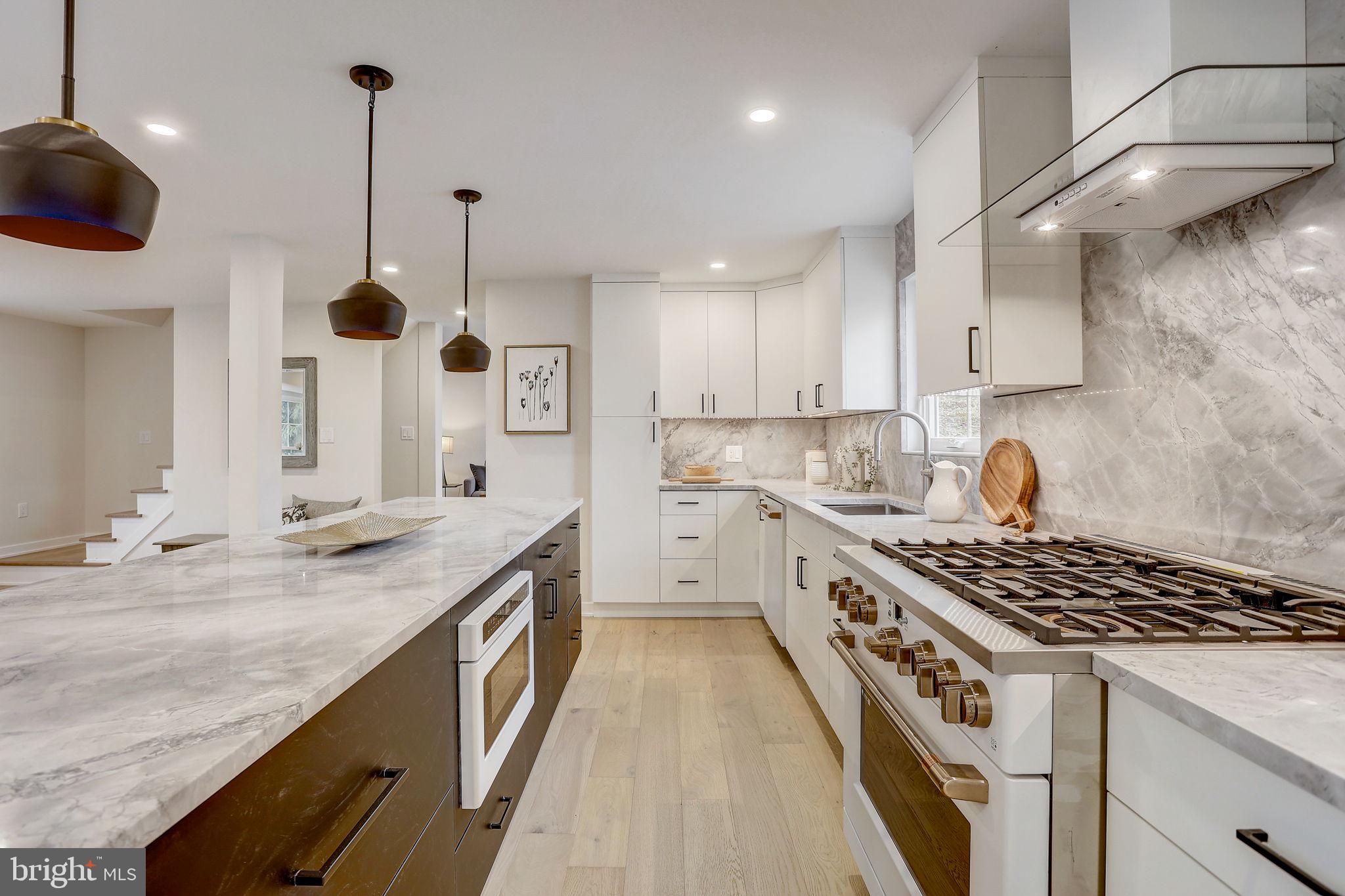 GLADWYNE - Residential