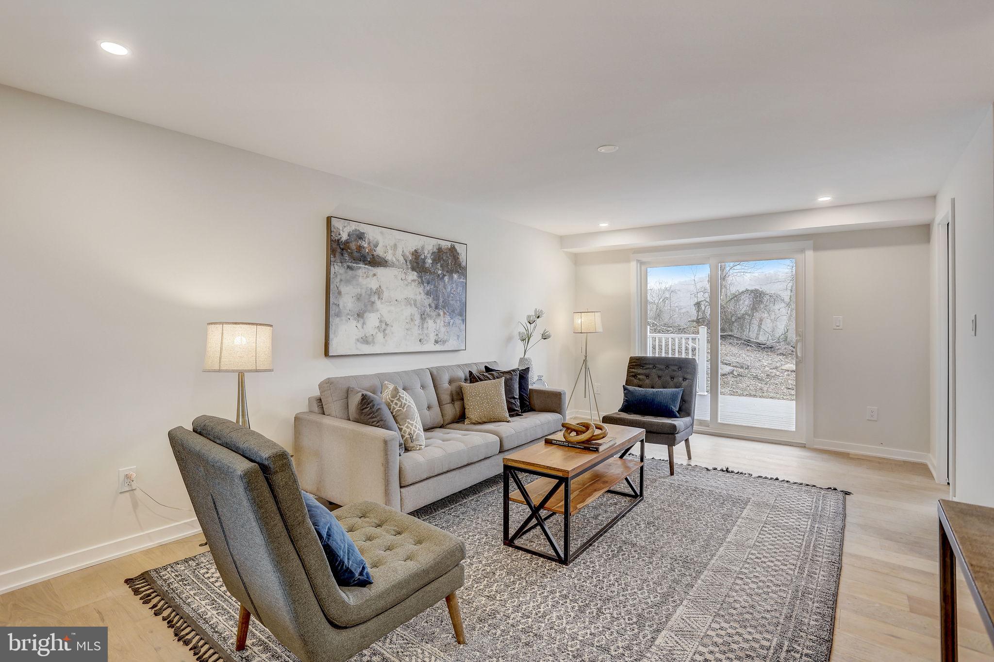 GLADWYNE - Residential