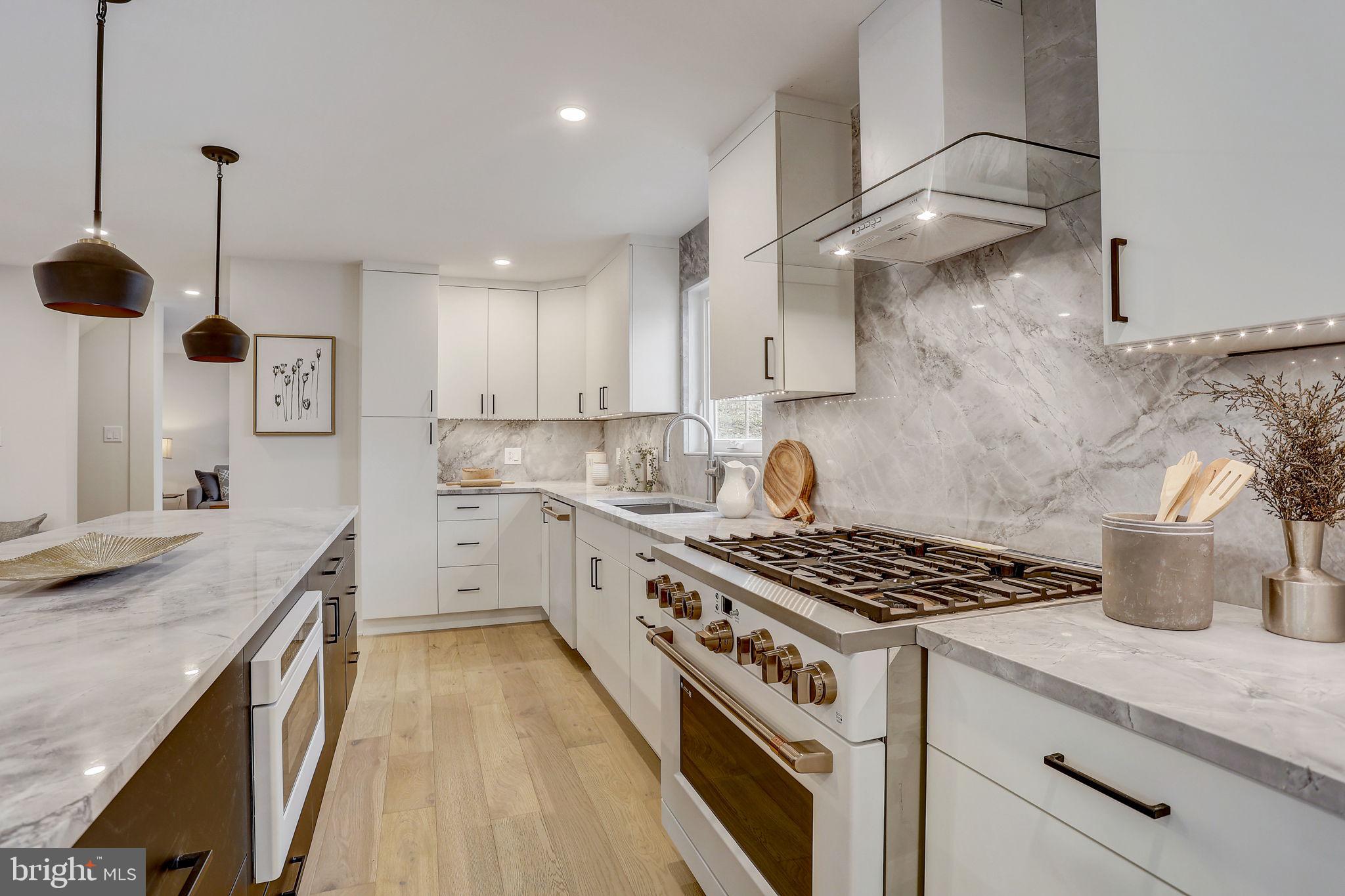 GLADWYNE - Residential