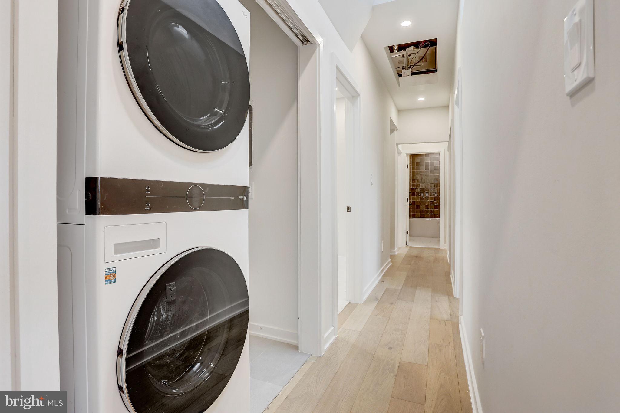 GLADWYNE - Residential