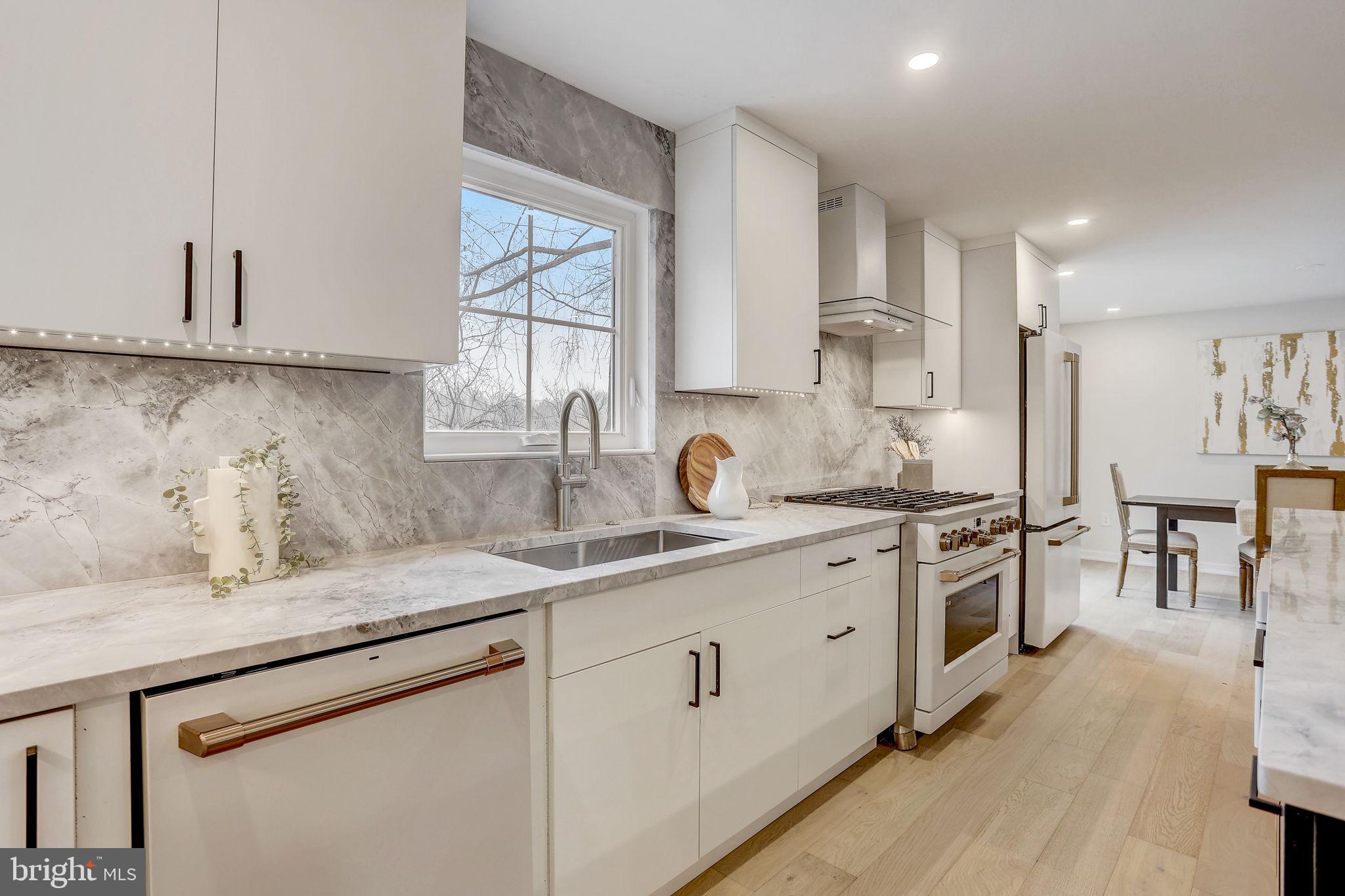 GLADWYNE - Residential