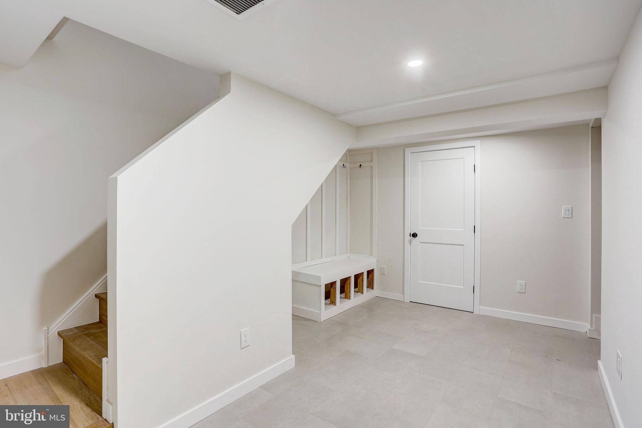 GLADWYNE - Residential