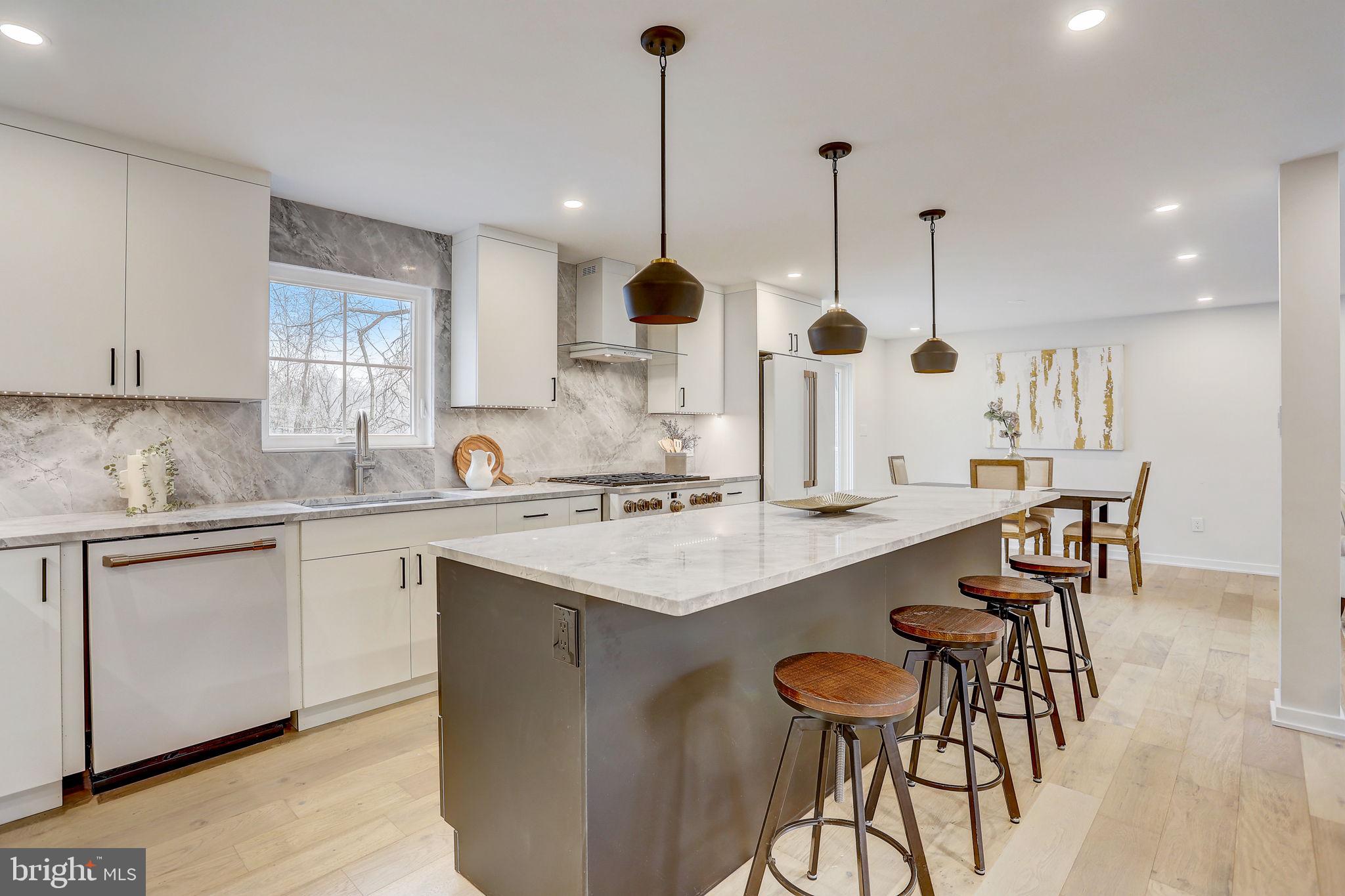 GLADWYNE - Residential