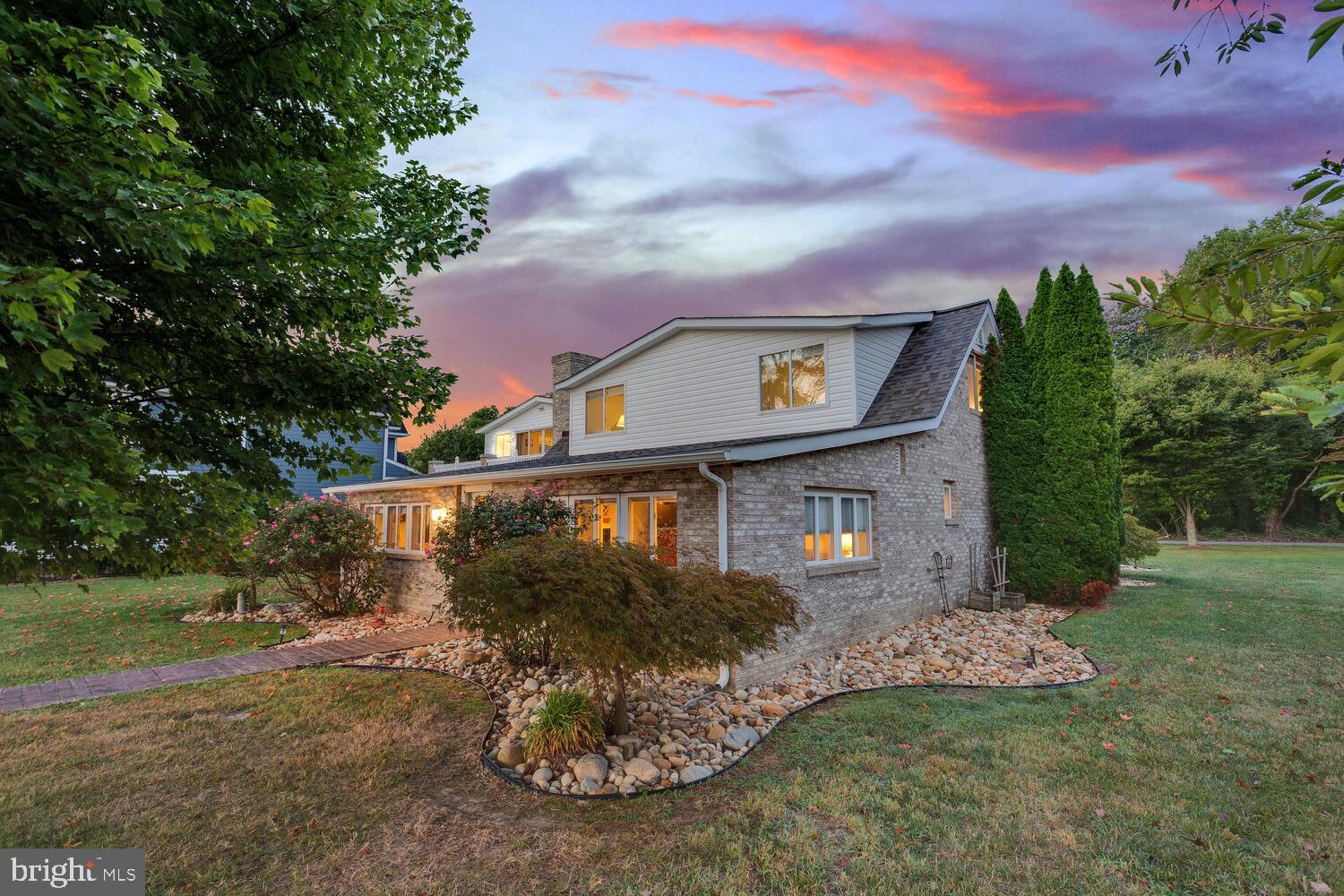 HALF PONE POINT - Residential