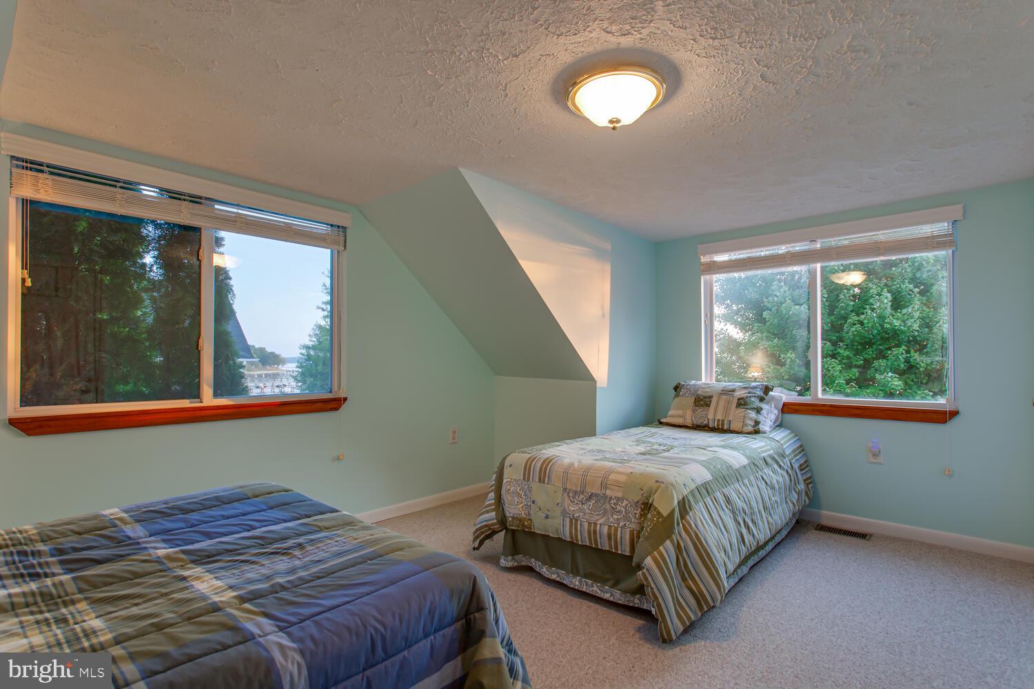 HALF PONE POINT - Residential