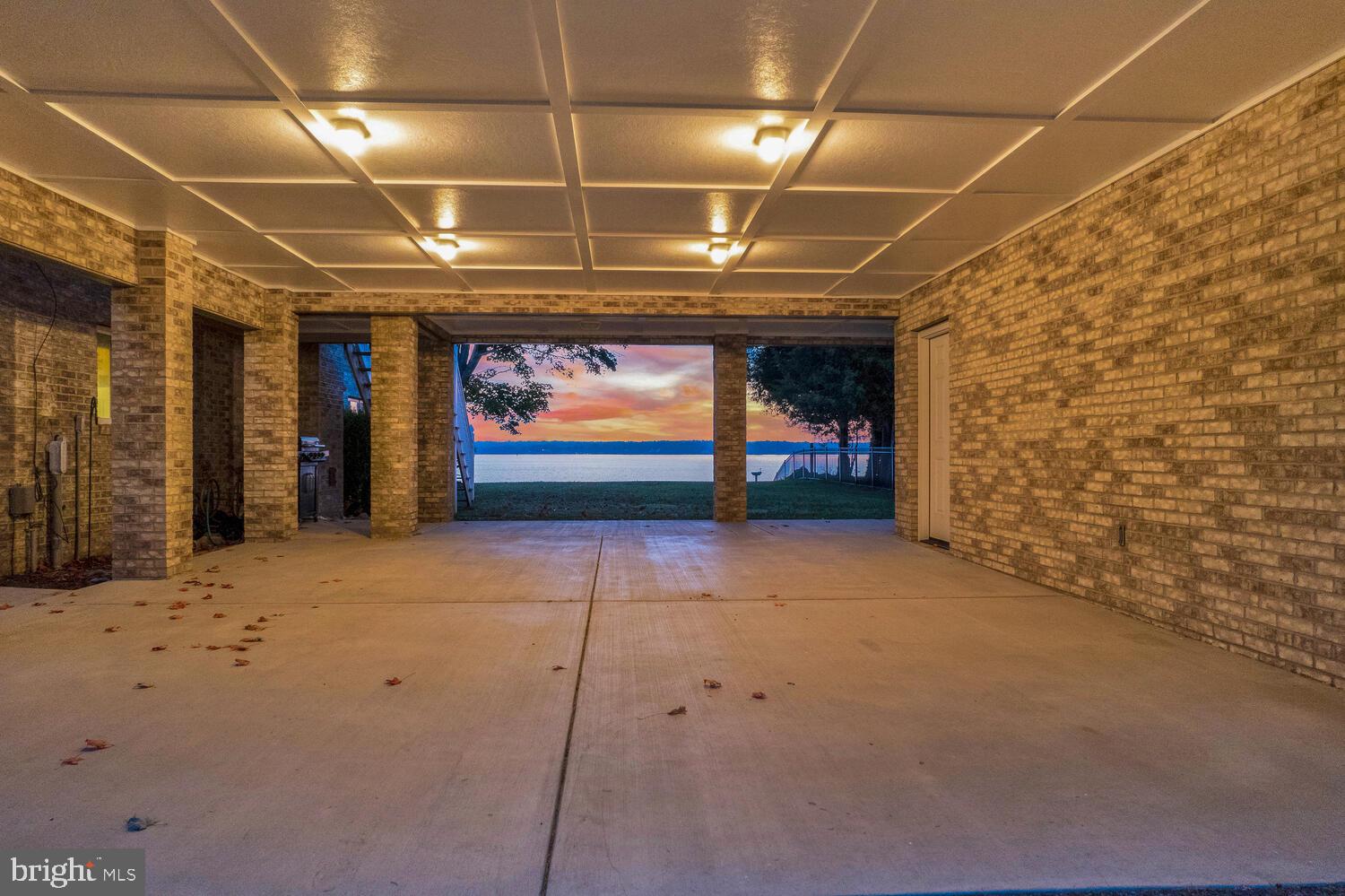 HALF PONE POINT - Residential