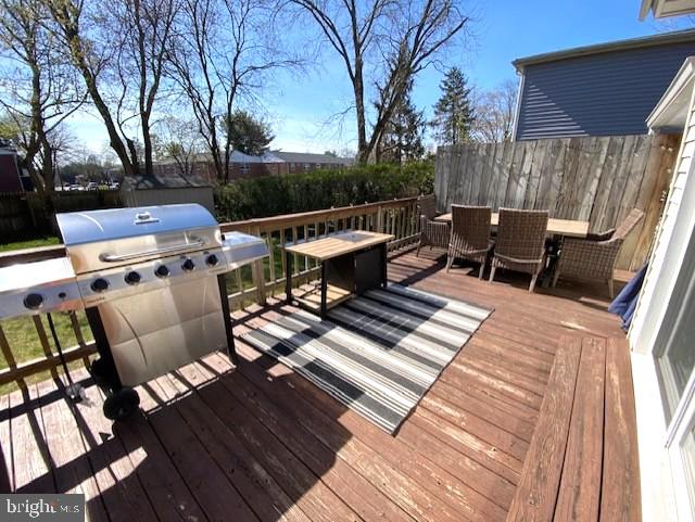 MEETINGHOUSE VIL - Residential