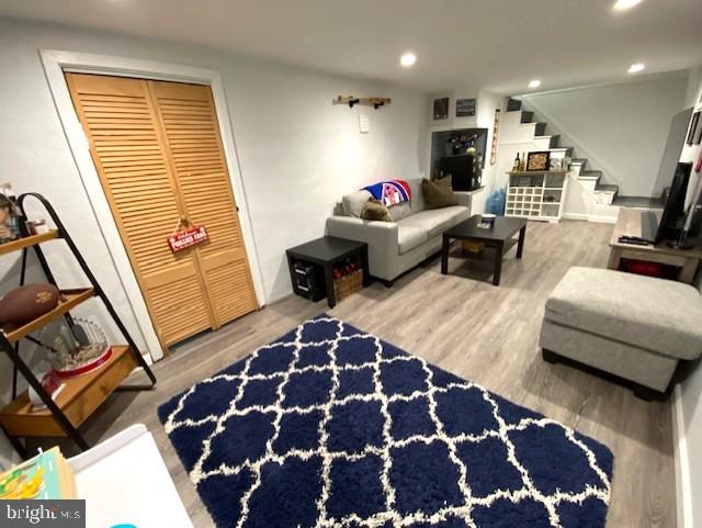 MEETINGHOUSE VIL - Residential