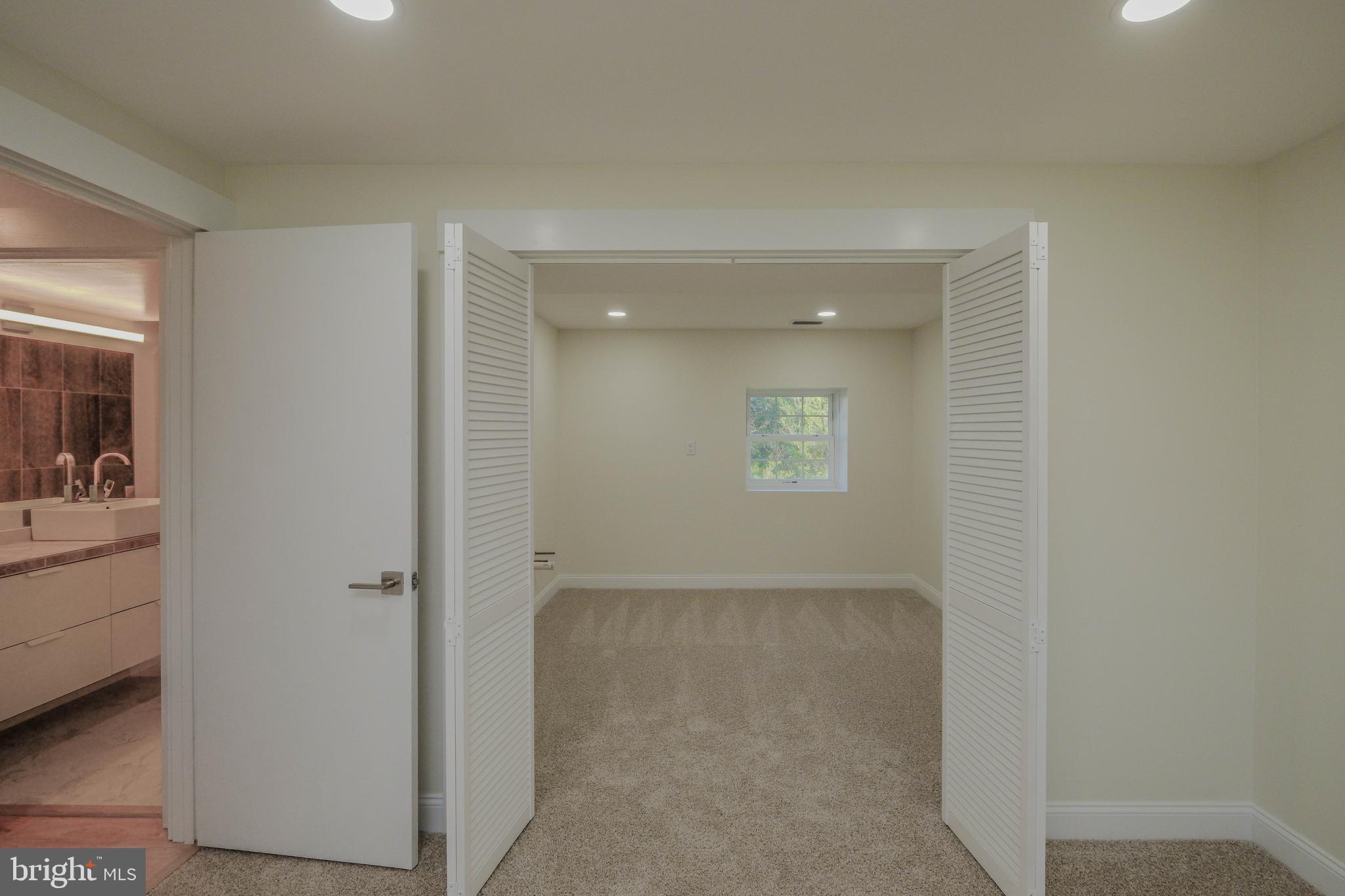 SMITHFIELD - Residential