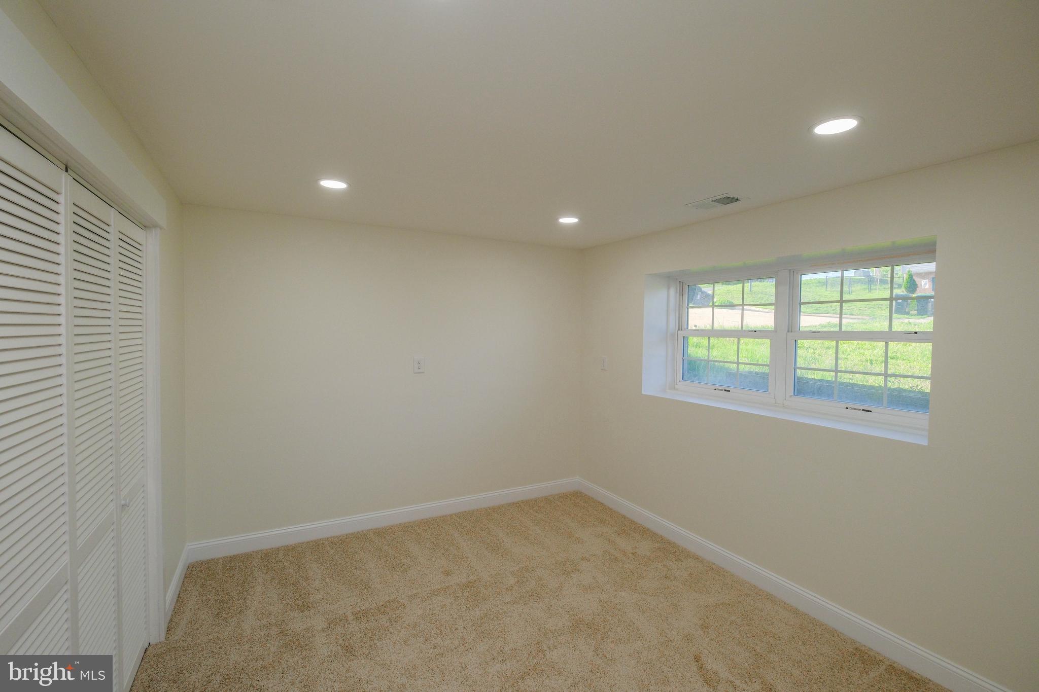 SMITHFIELD - Residential