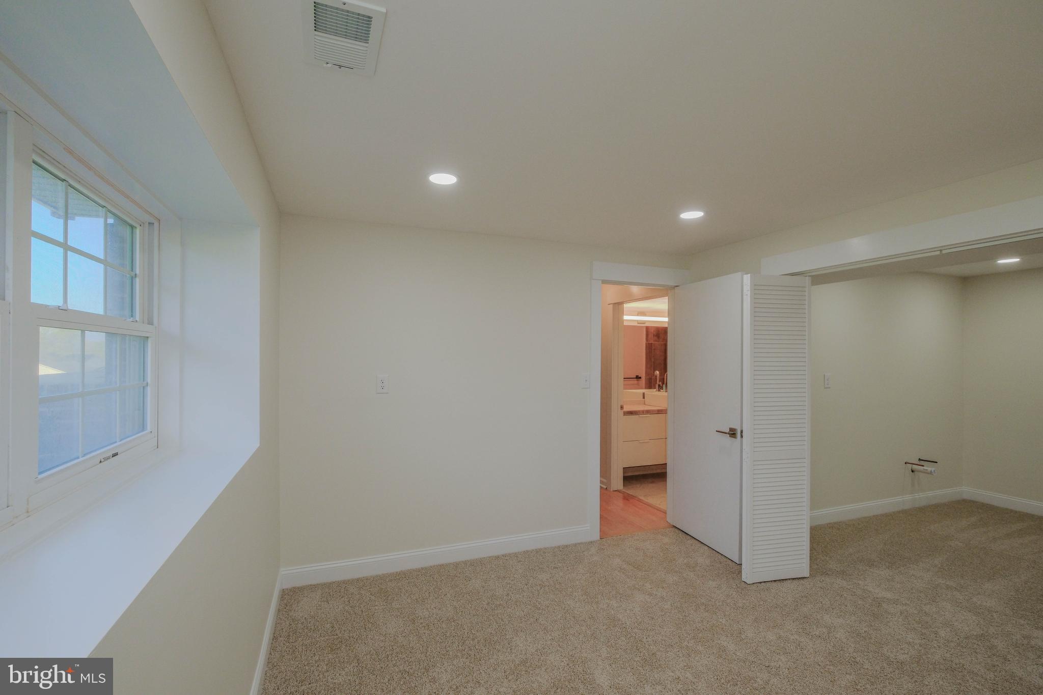 SMITHFIELD - Residential