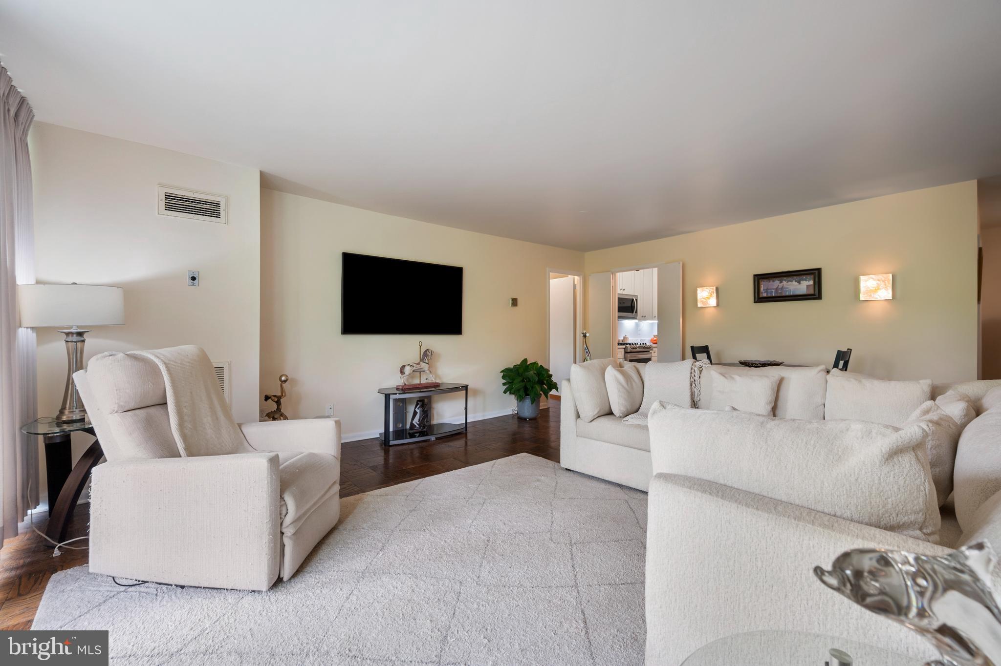 CHEVY CHASE - Residential