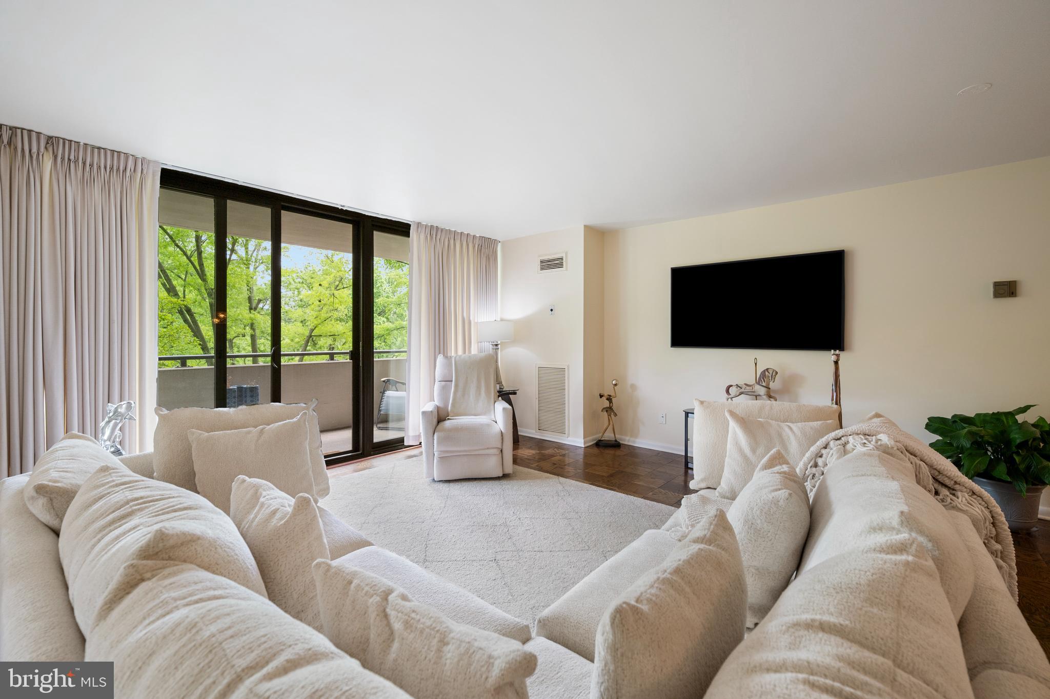 CHEVY CHASE - Residential