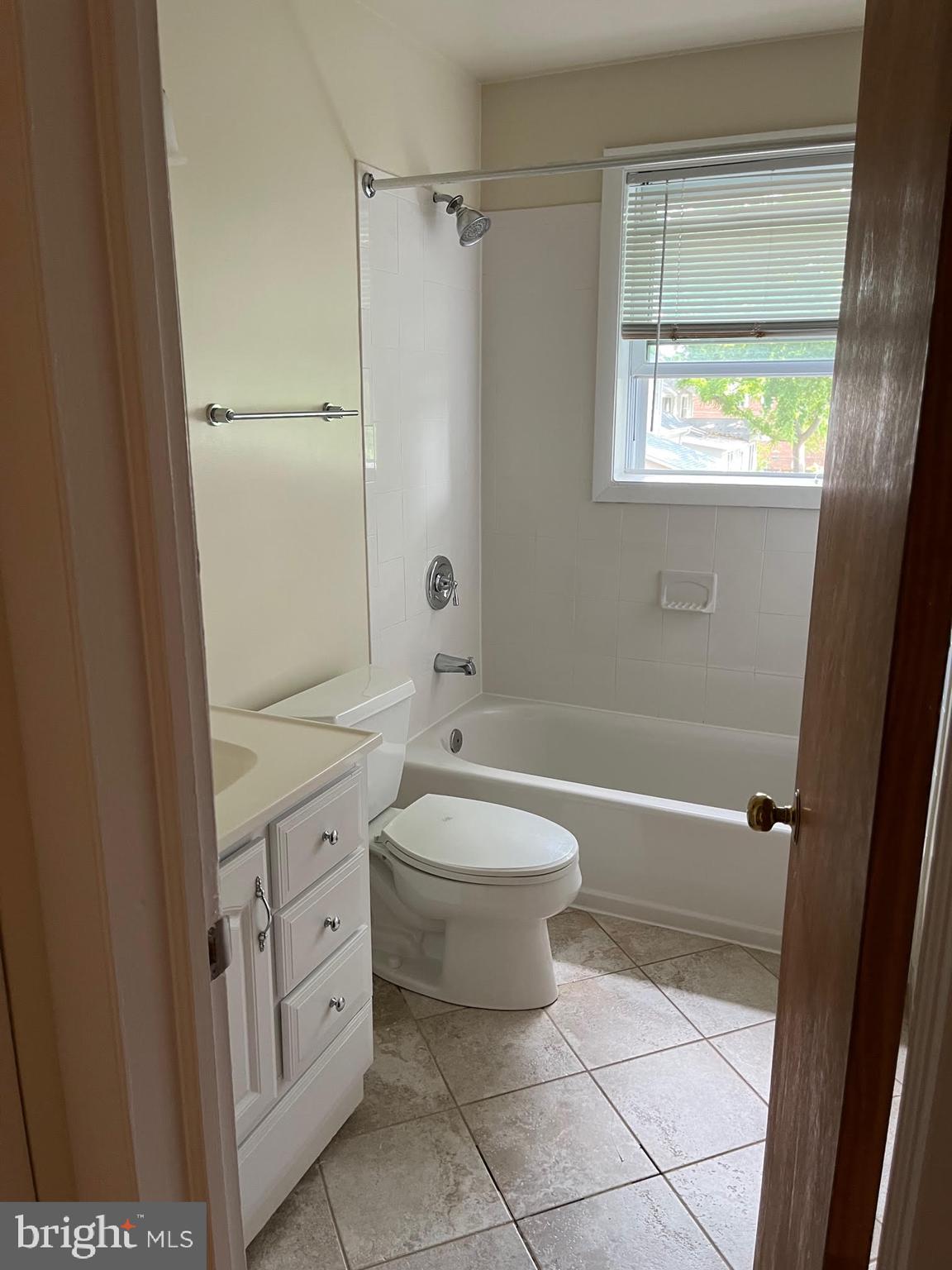 DOUGLAS ESTATES - Residential Lease