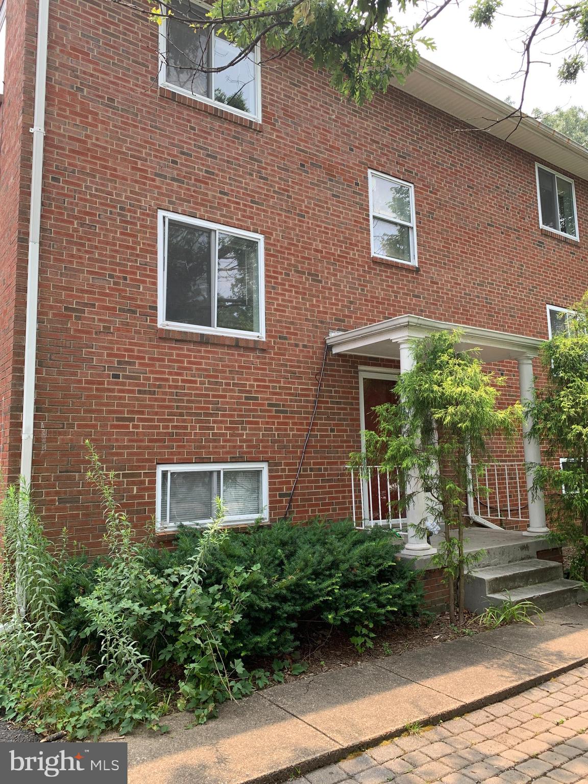 DOUGLAS ESTATES - Residential Lease