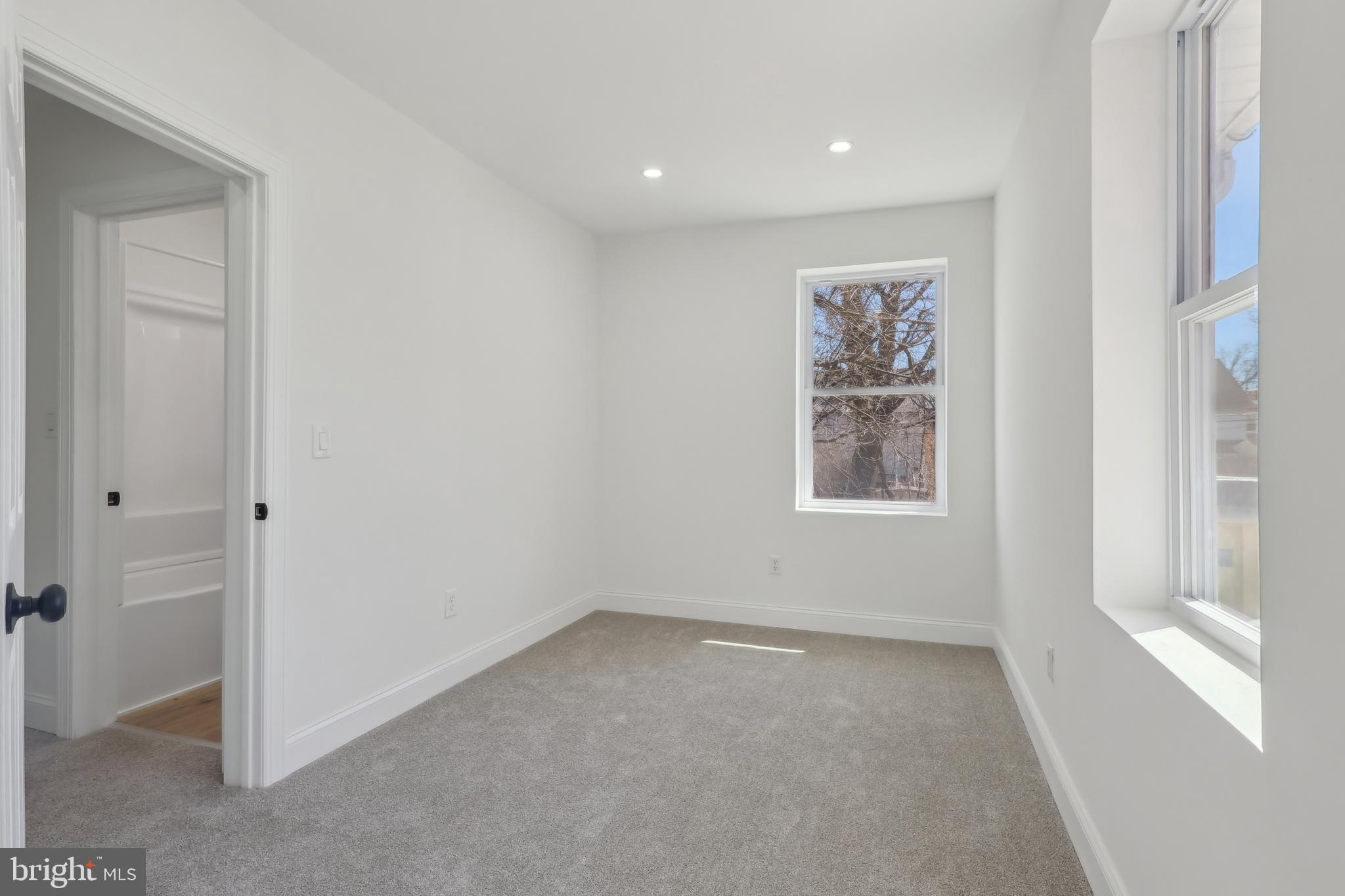 BRYN MAWR - Residential