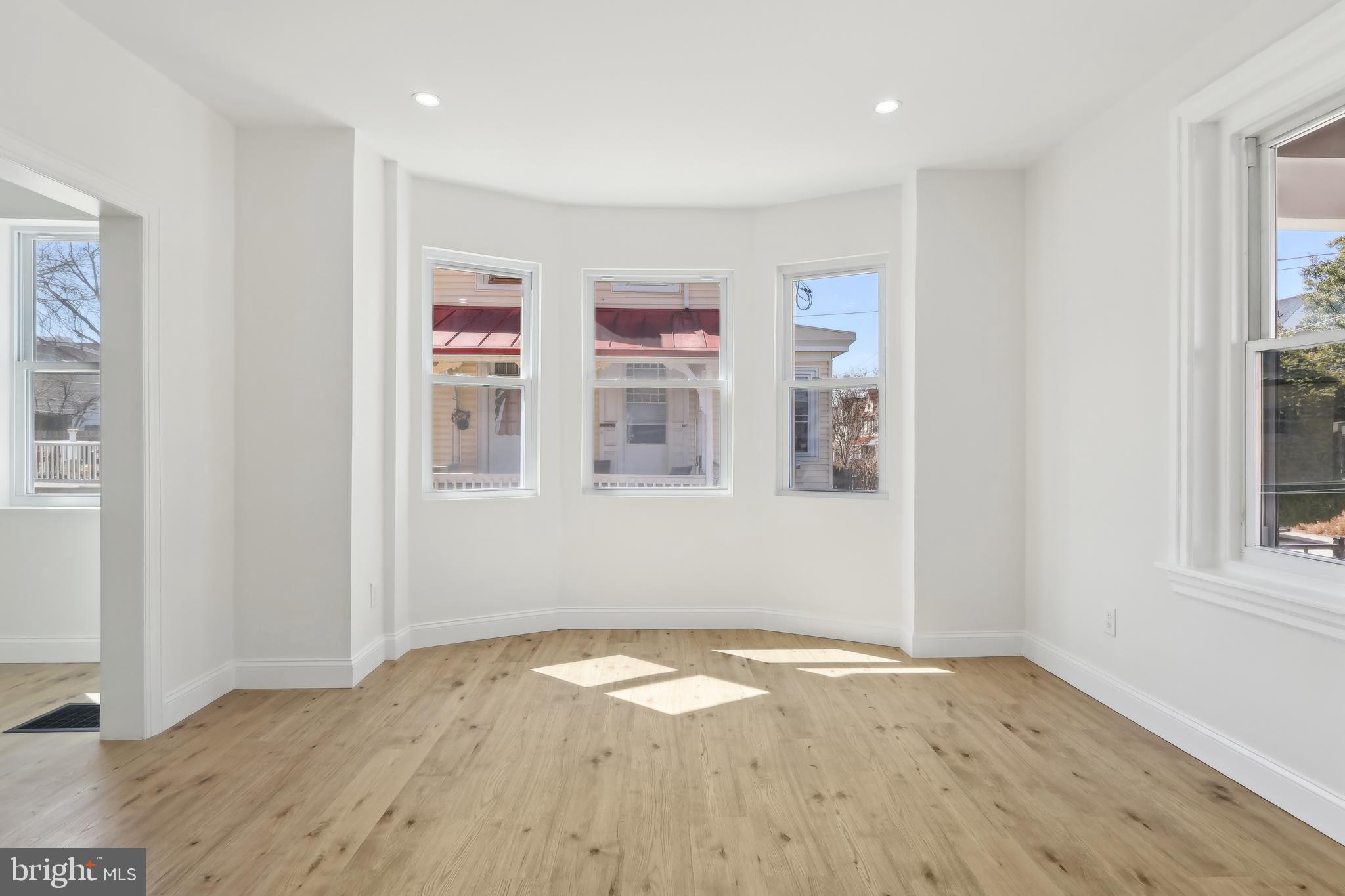 BRYN MAWR - Residential