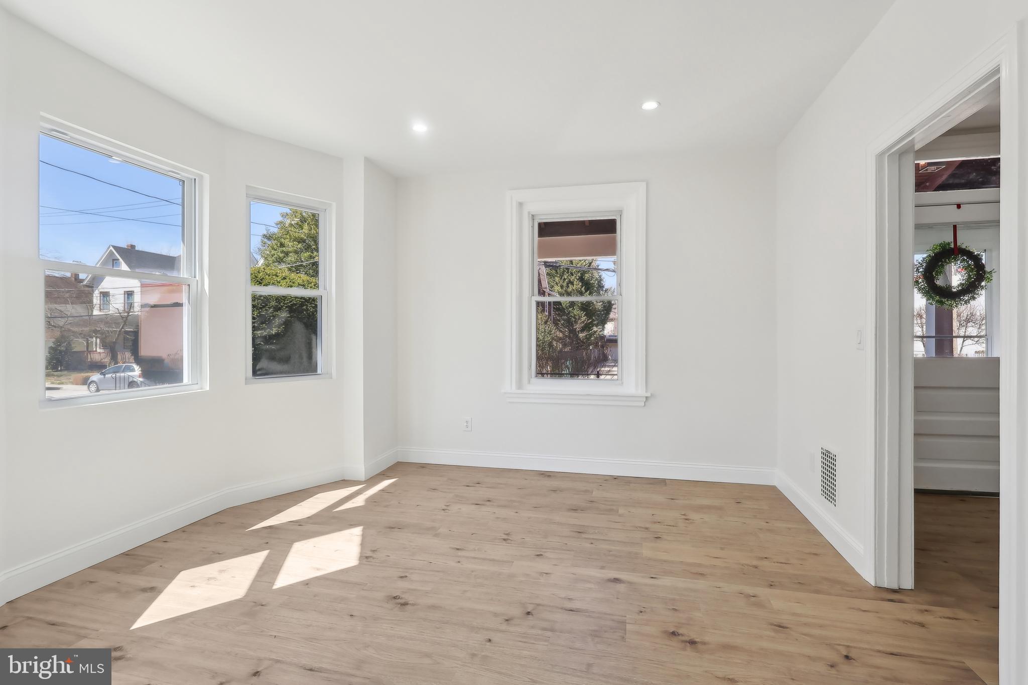 BRYN MAWR - Residential