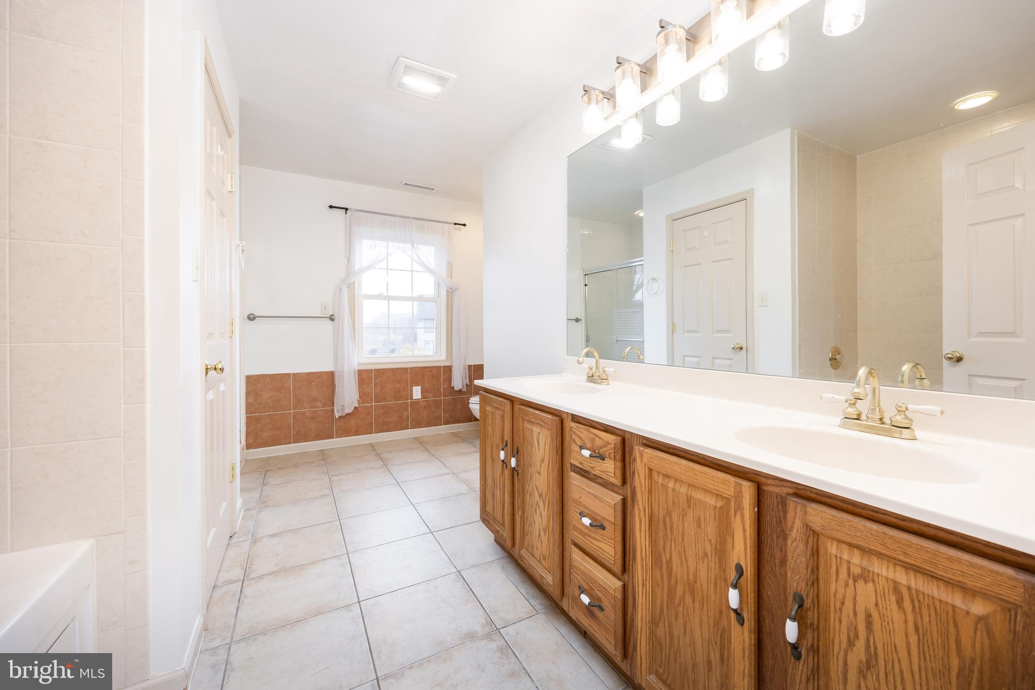 HARBOR POINTE - Residential