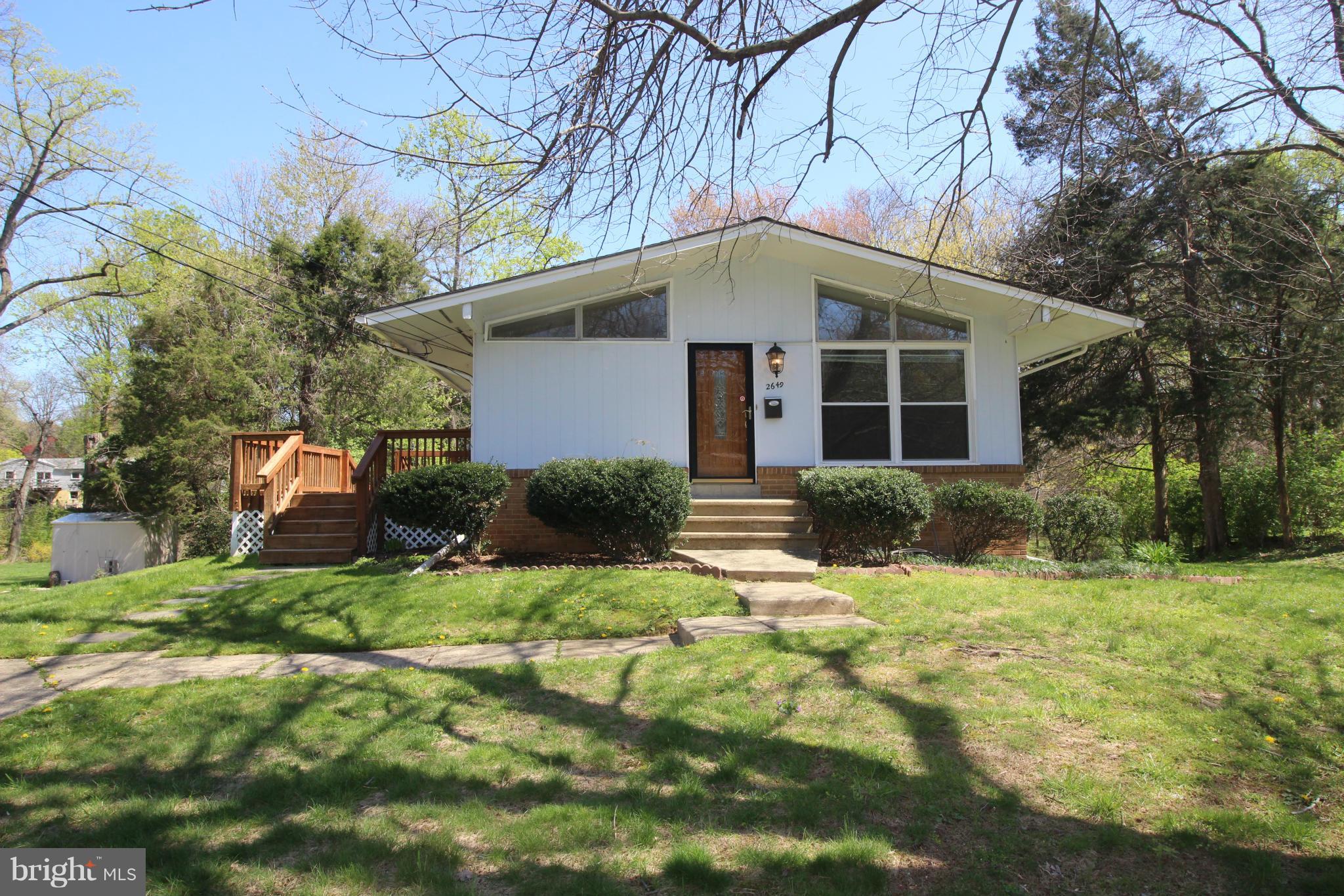 DUNN LORING WOODS - Residential Lease