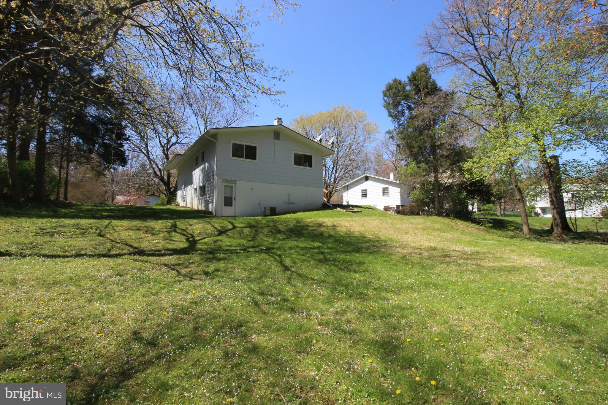 DUNN LORING WOODS - Residential Lease