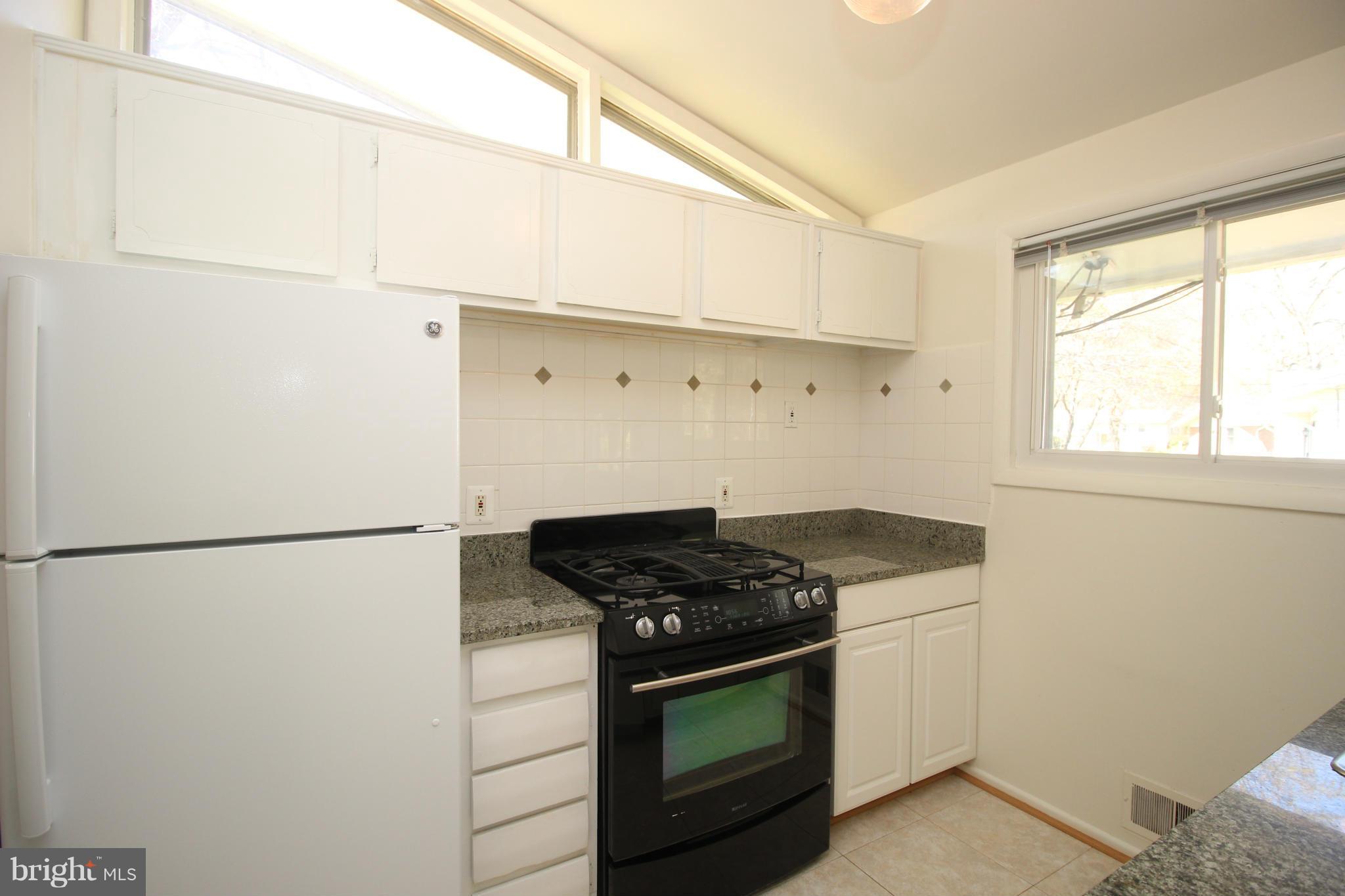 DUNN LORING WOODS - Residential Lease