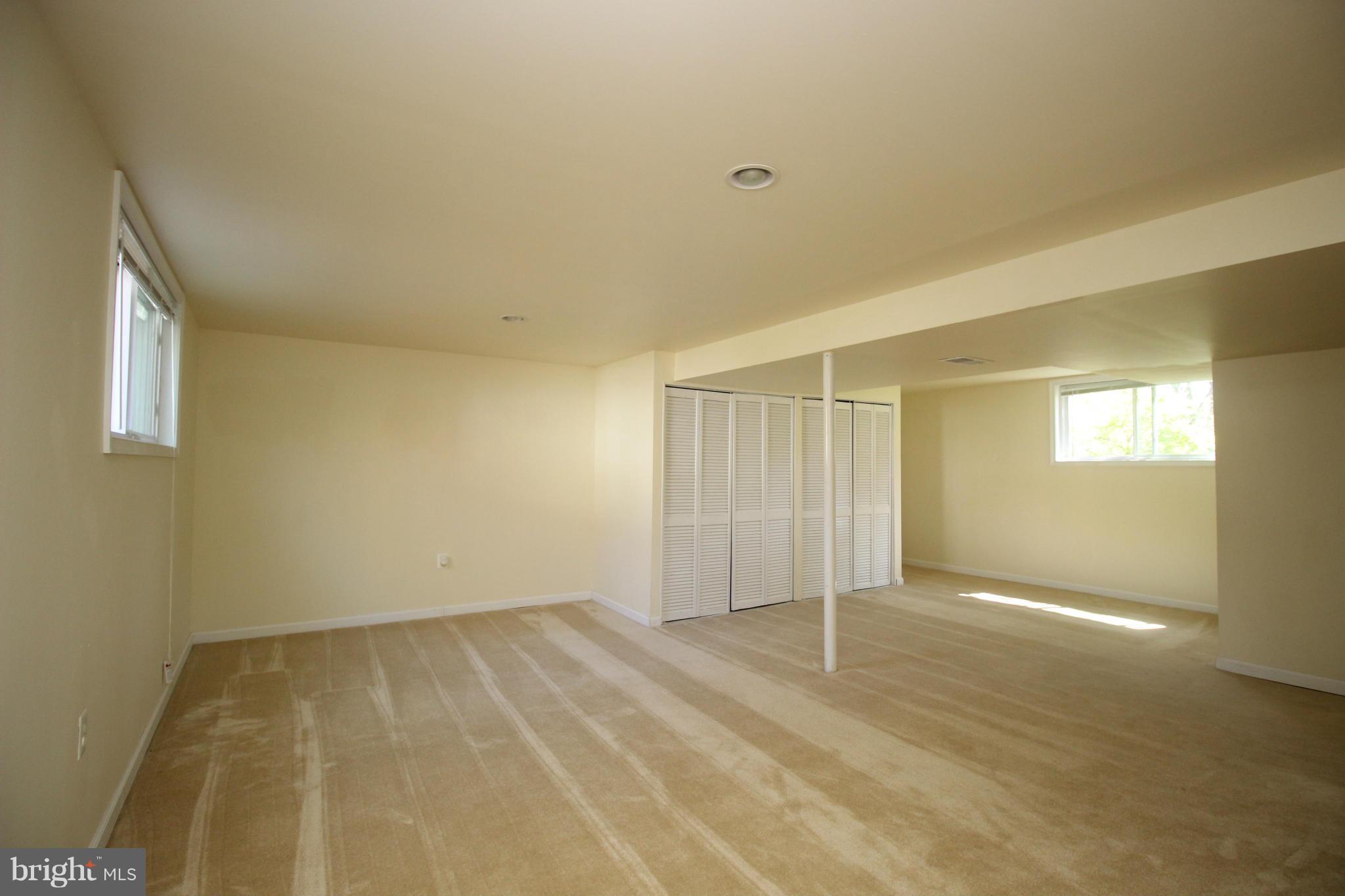 DUNN LORING WOODS - Residential Lease