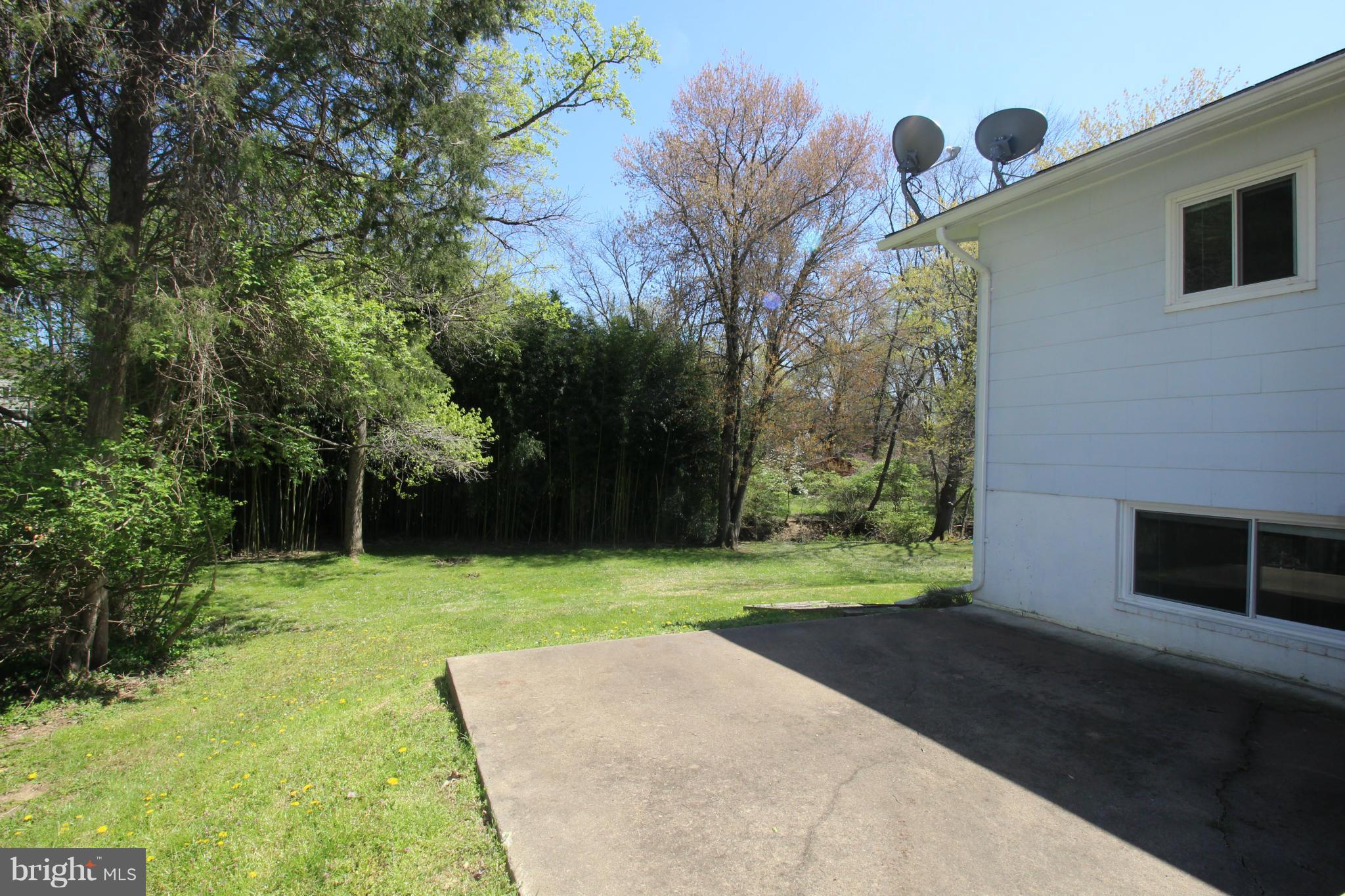 DUNN LORING WOODS - Residential Lease