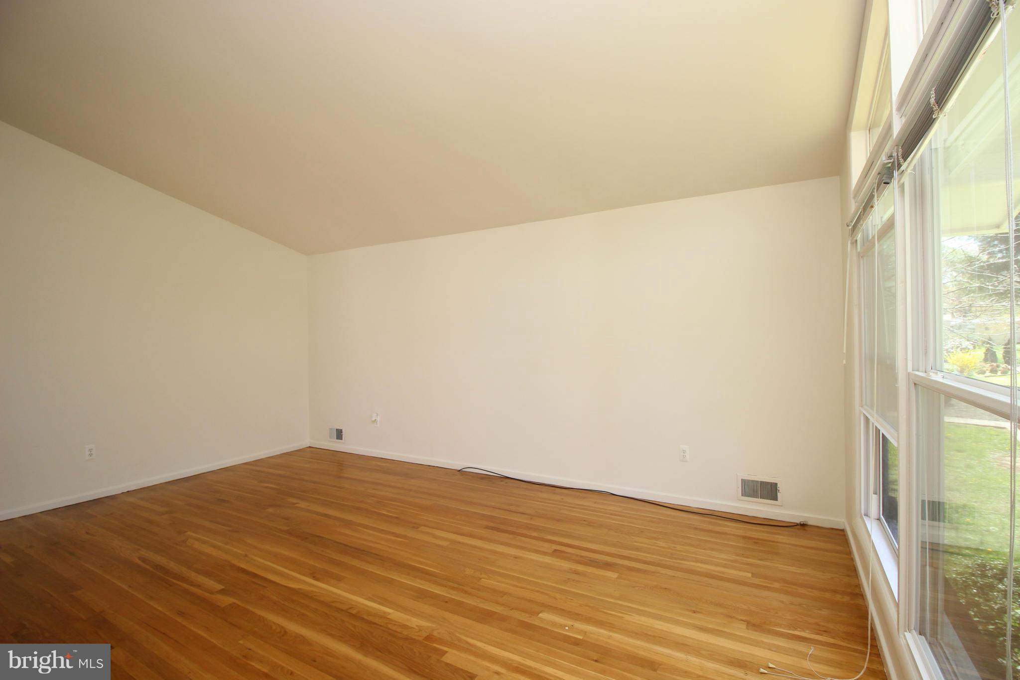 DUNN LORING WOODS - Residential Lease